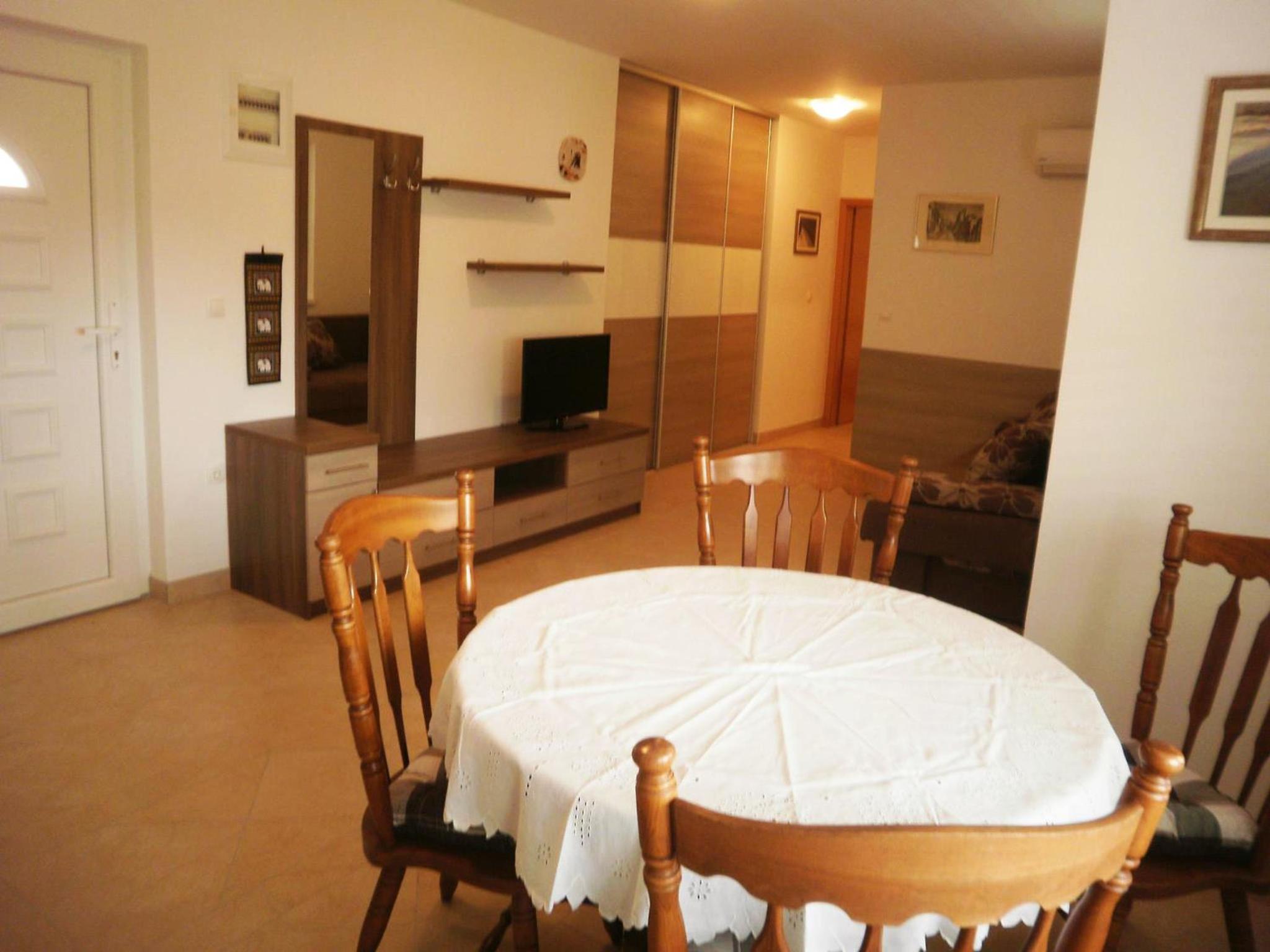 Apartment photo 2