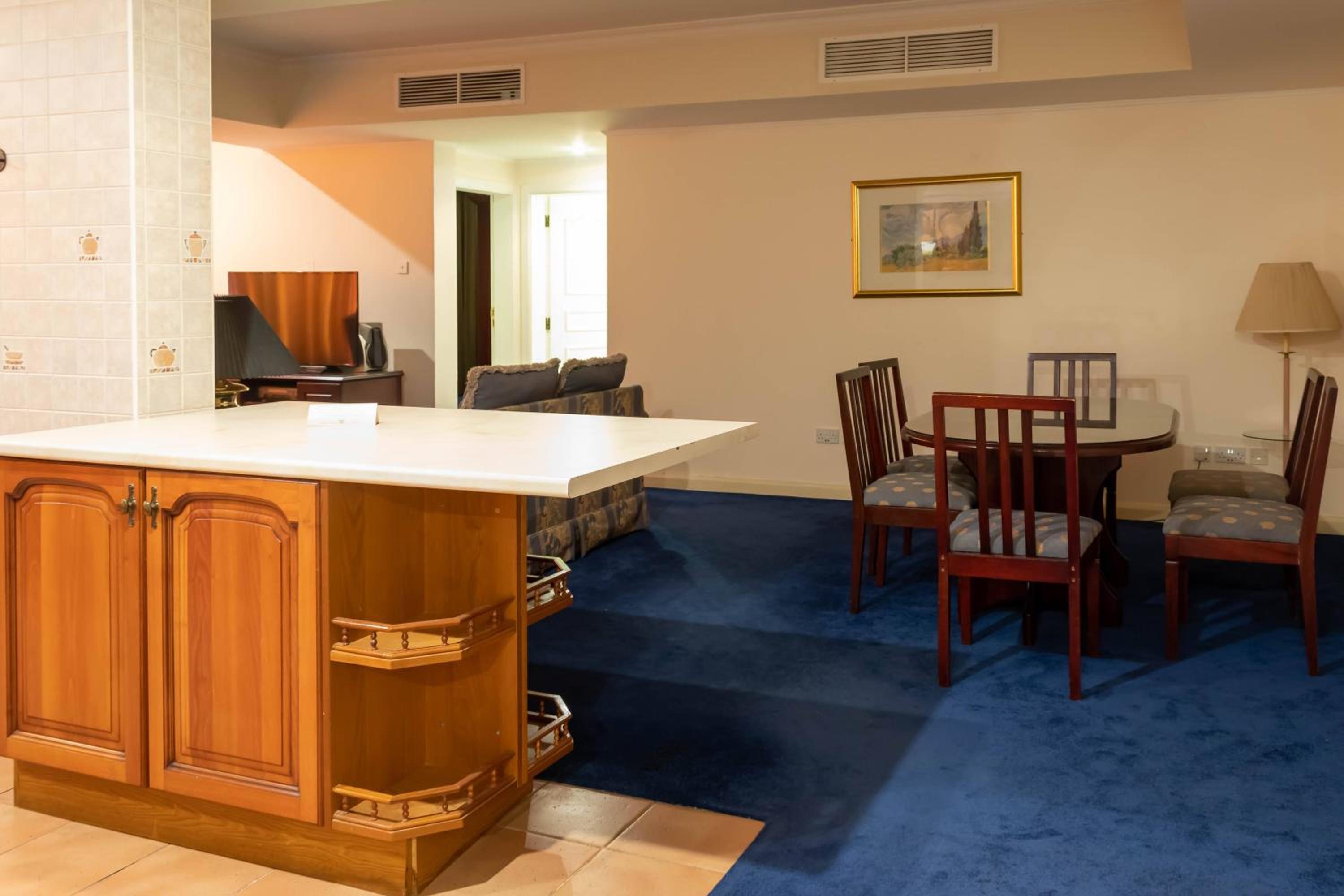 Two-Bedroom Suite - Photo 7