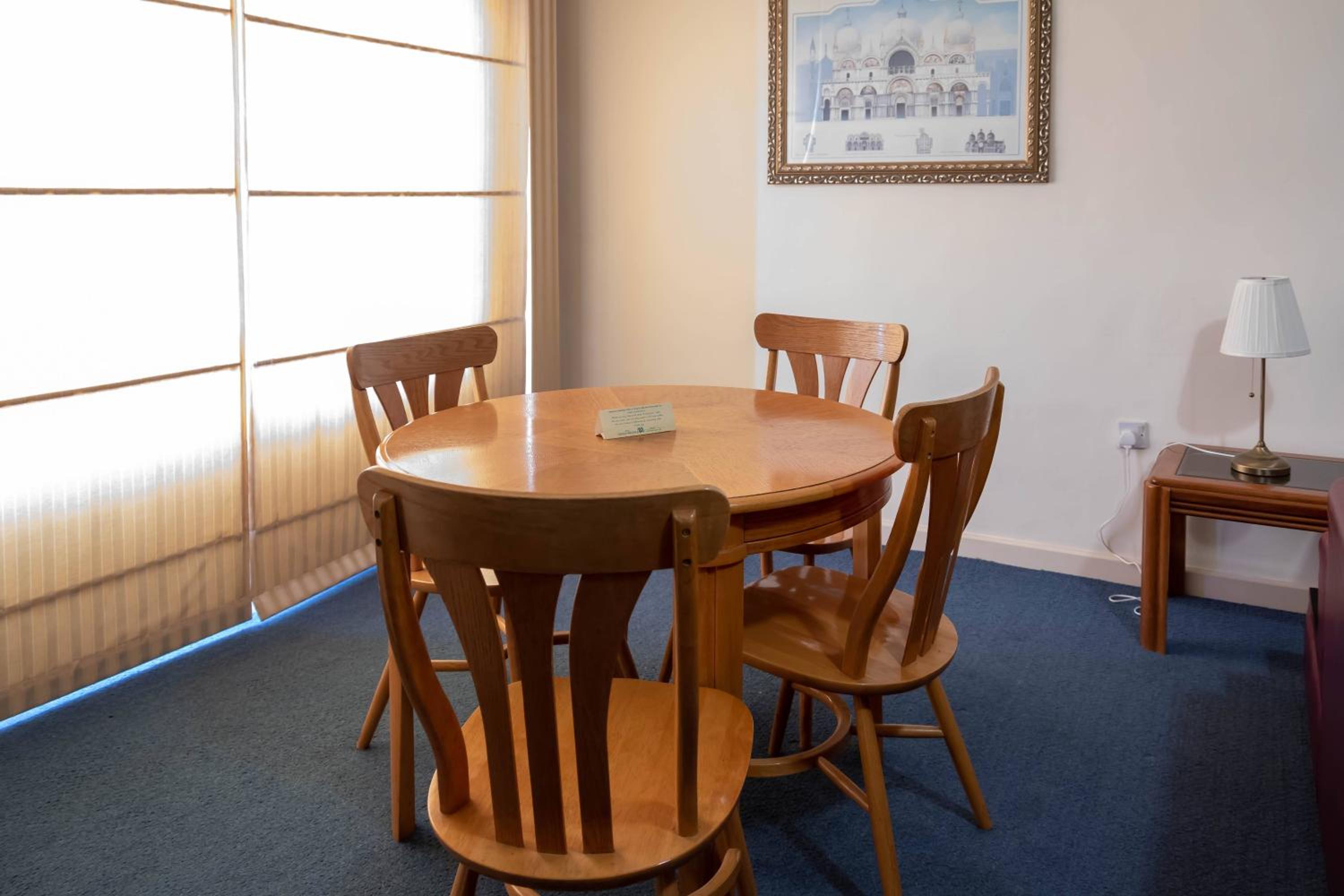 One-Bedroom Suite - Photo 4