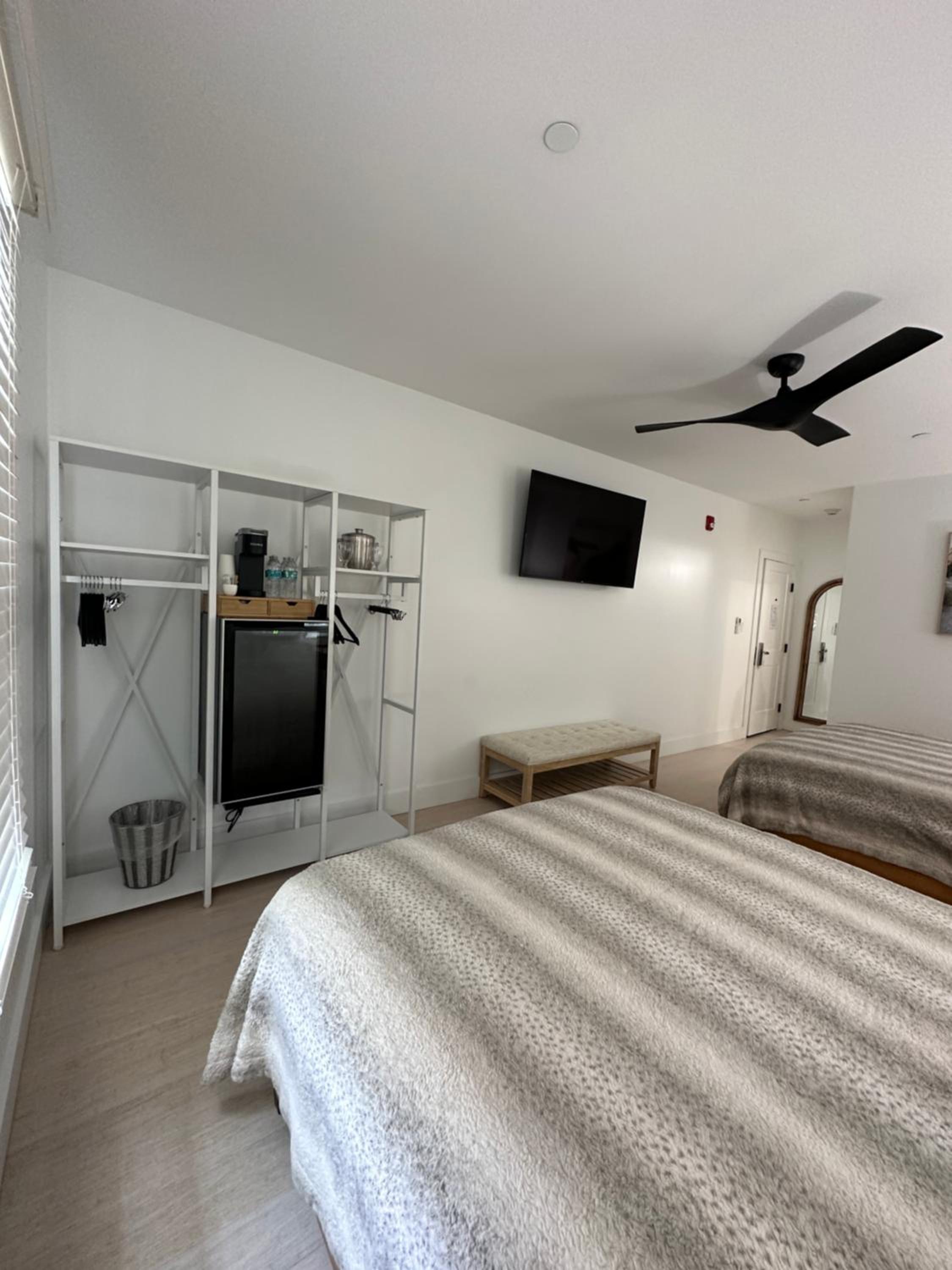 Queen Room with Two Queen Beds photo 1
