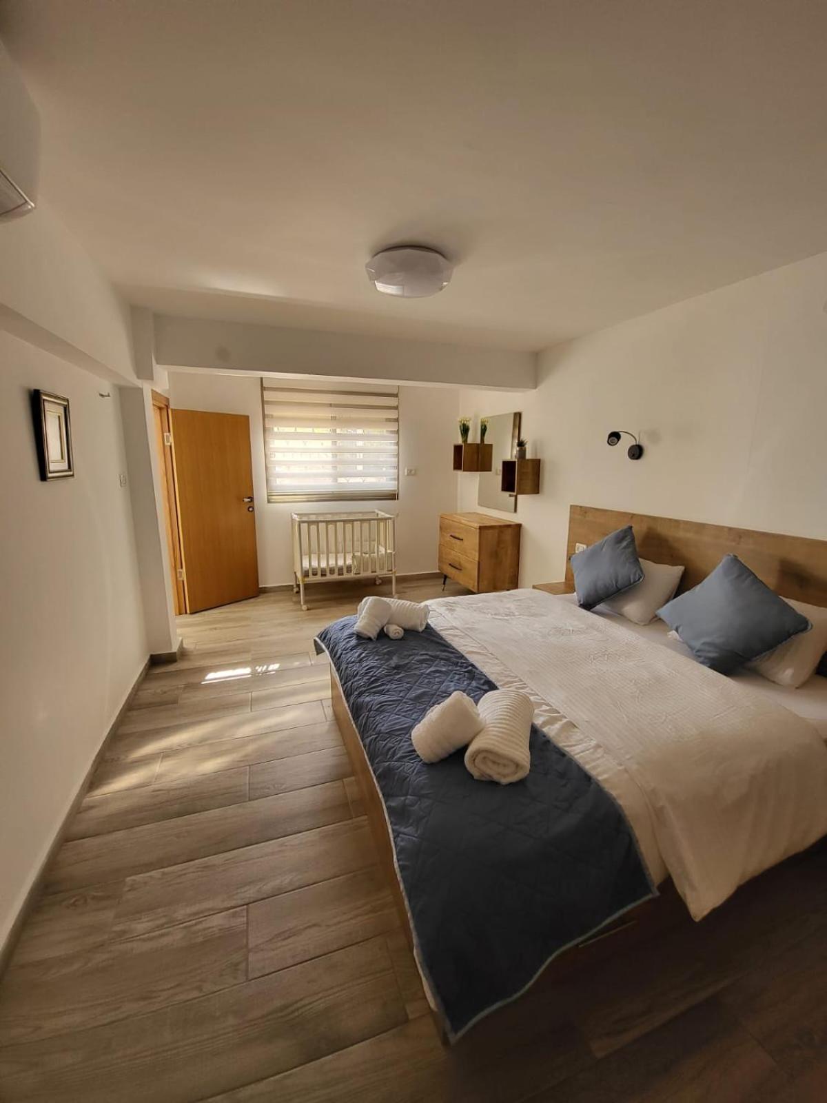 Deluxe Family Suite - Photo 3