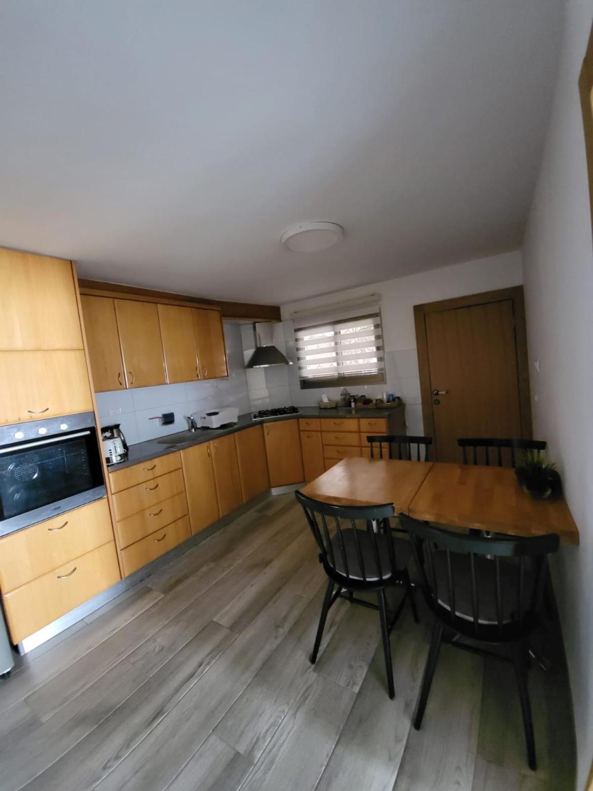 Deluxe Family Suite - Photo 22