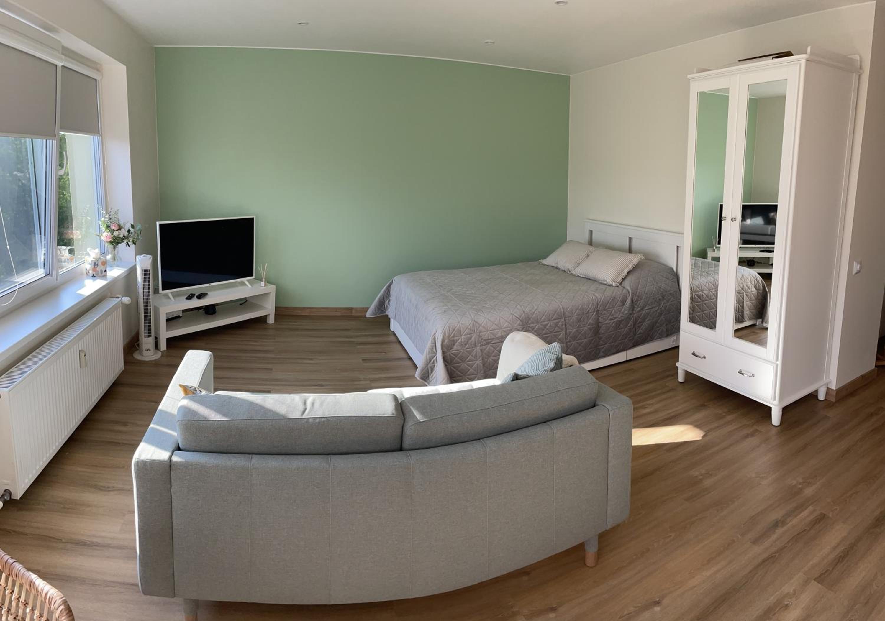 One-Bedroom Apartment photo 3