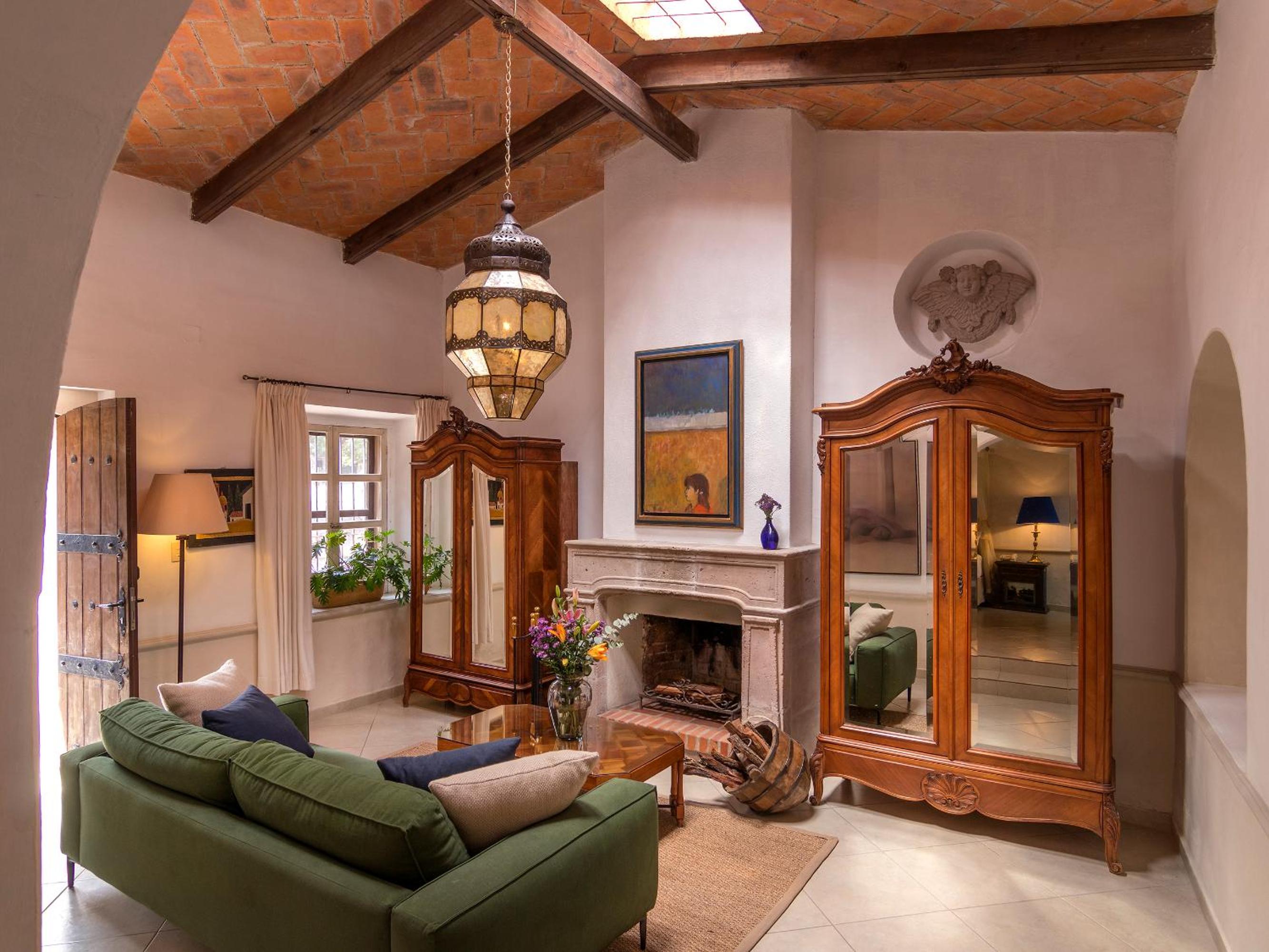 Deluxe Suite - Photo 19