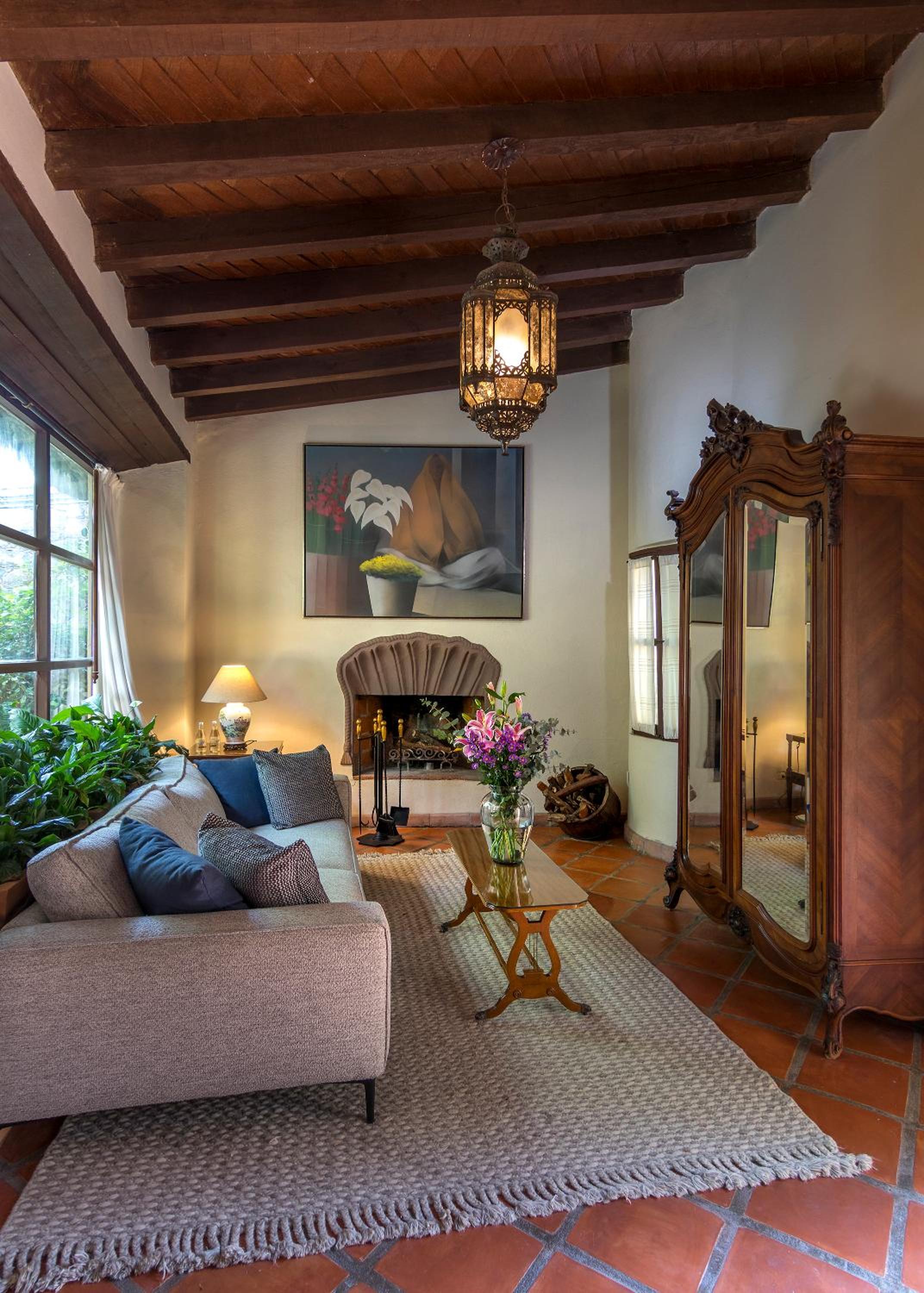 Deluxe Suite - Photo 16