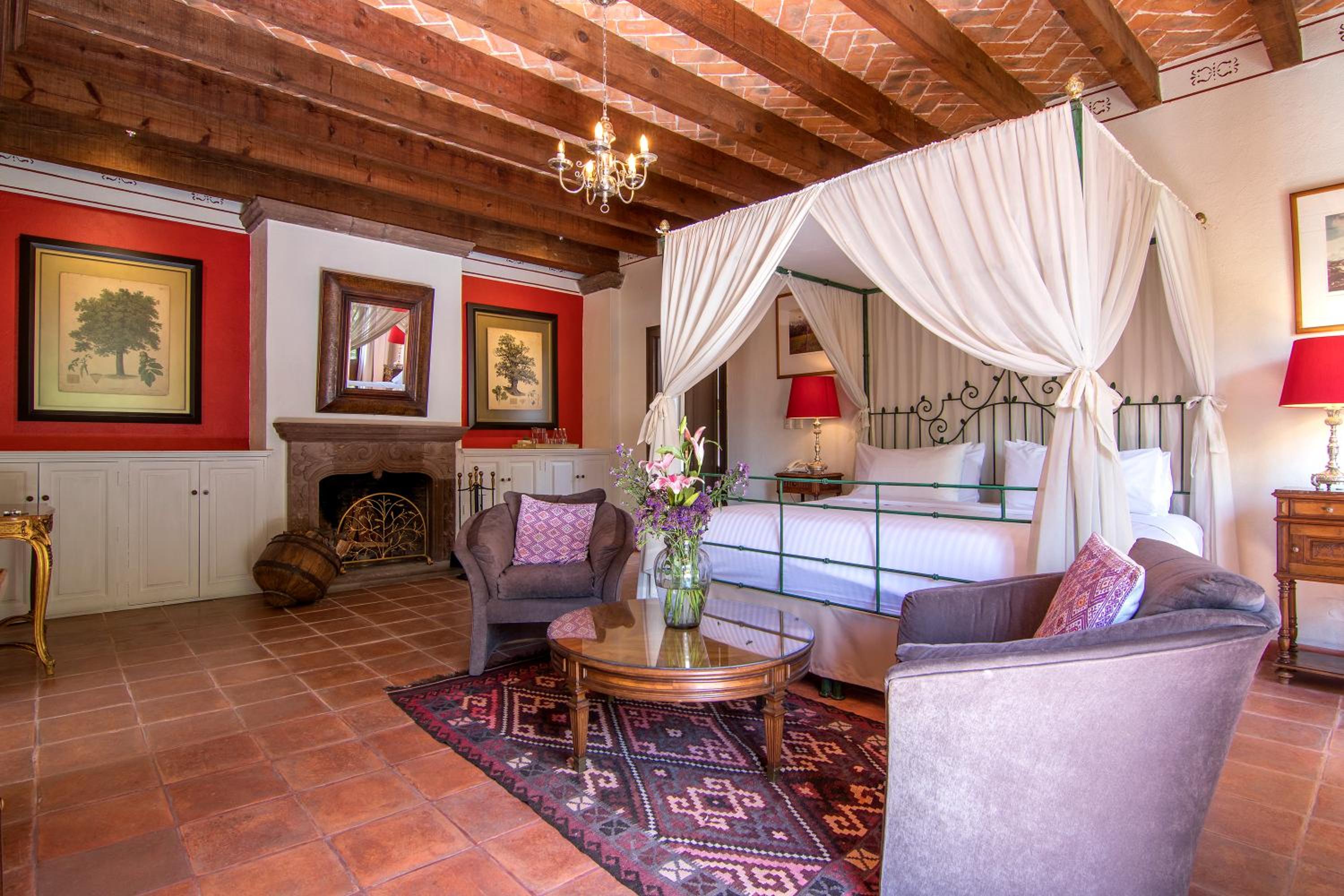 Superior King Suite - Photo 1