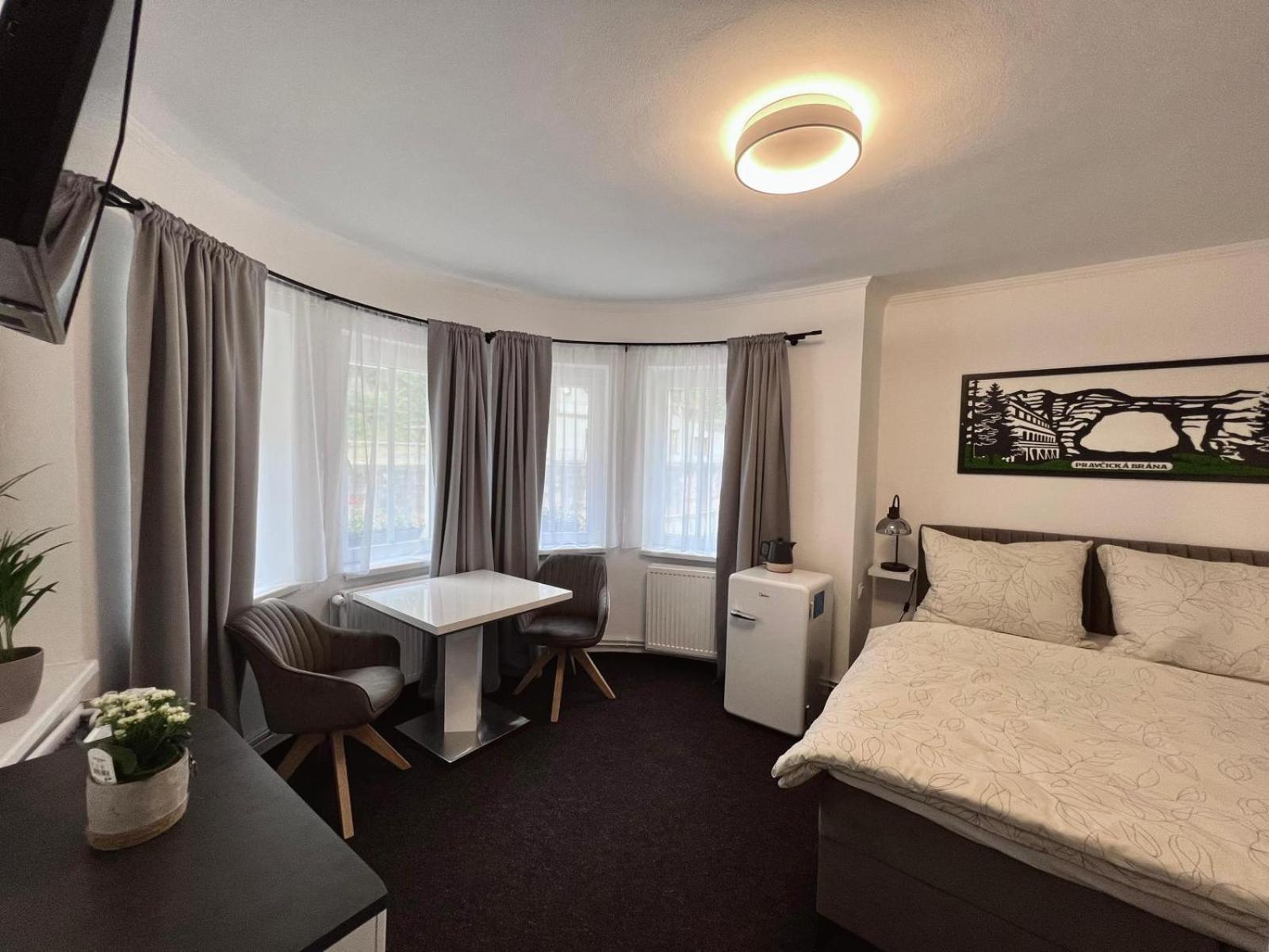 Double Room with Private Bathroom photo 2