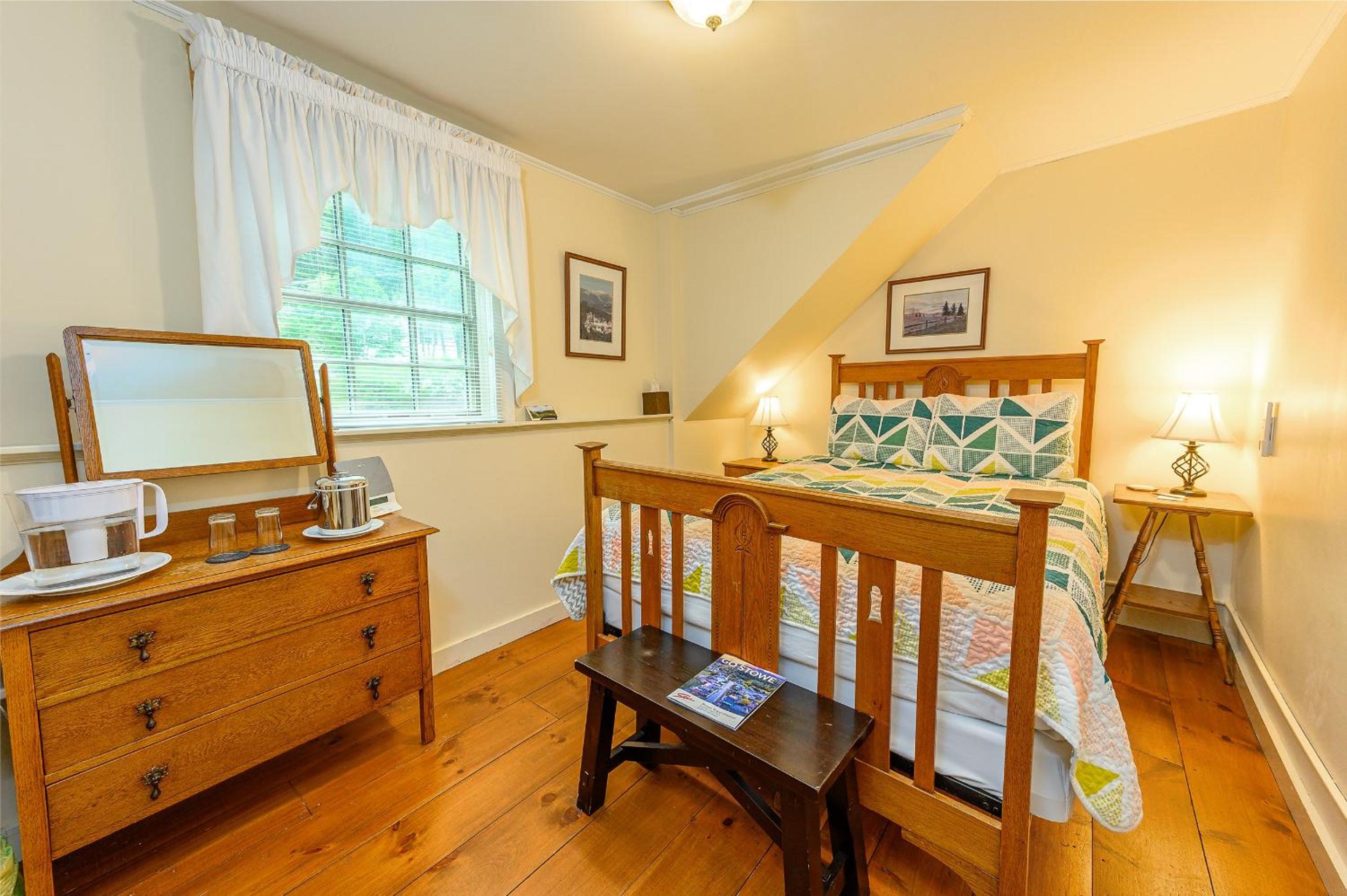 Budget Double Room photo 2