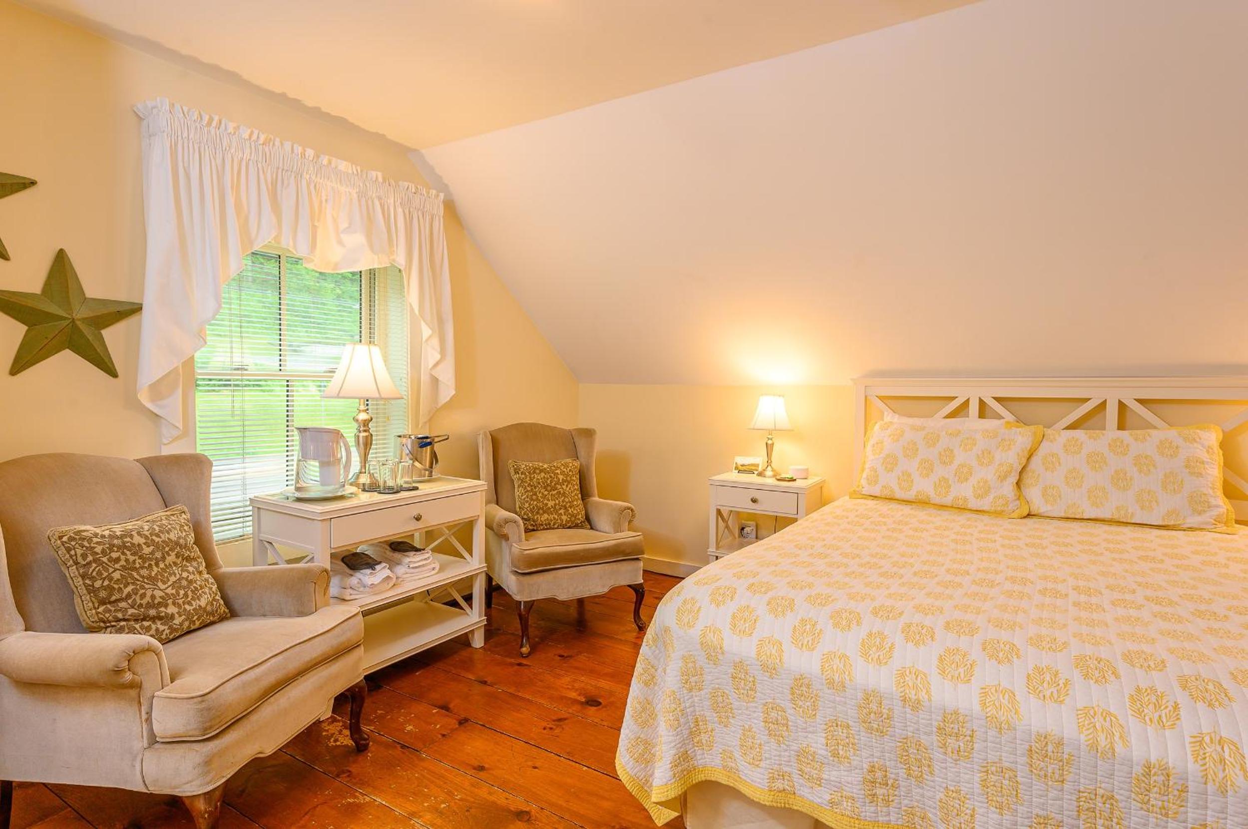 Double Room with Extra Bed photo 3