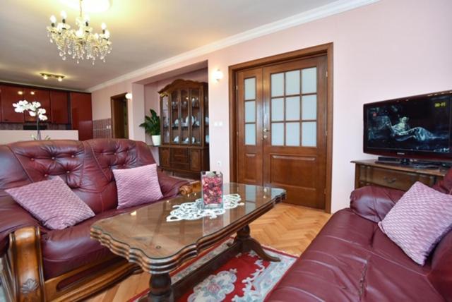 Deluxe Family Suite photo 2