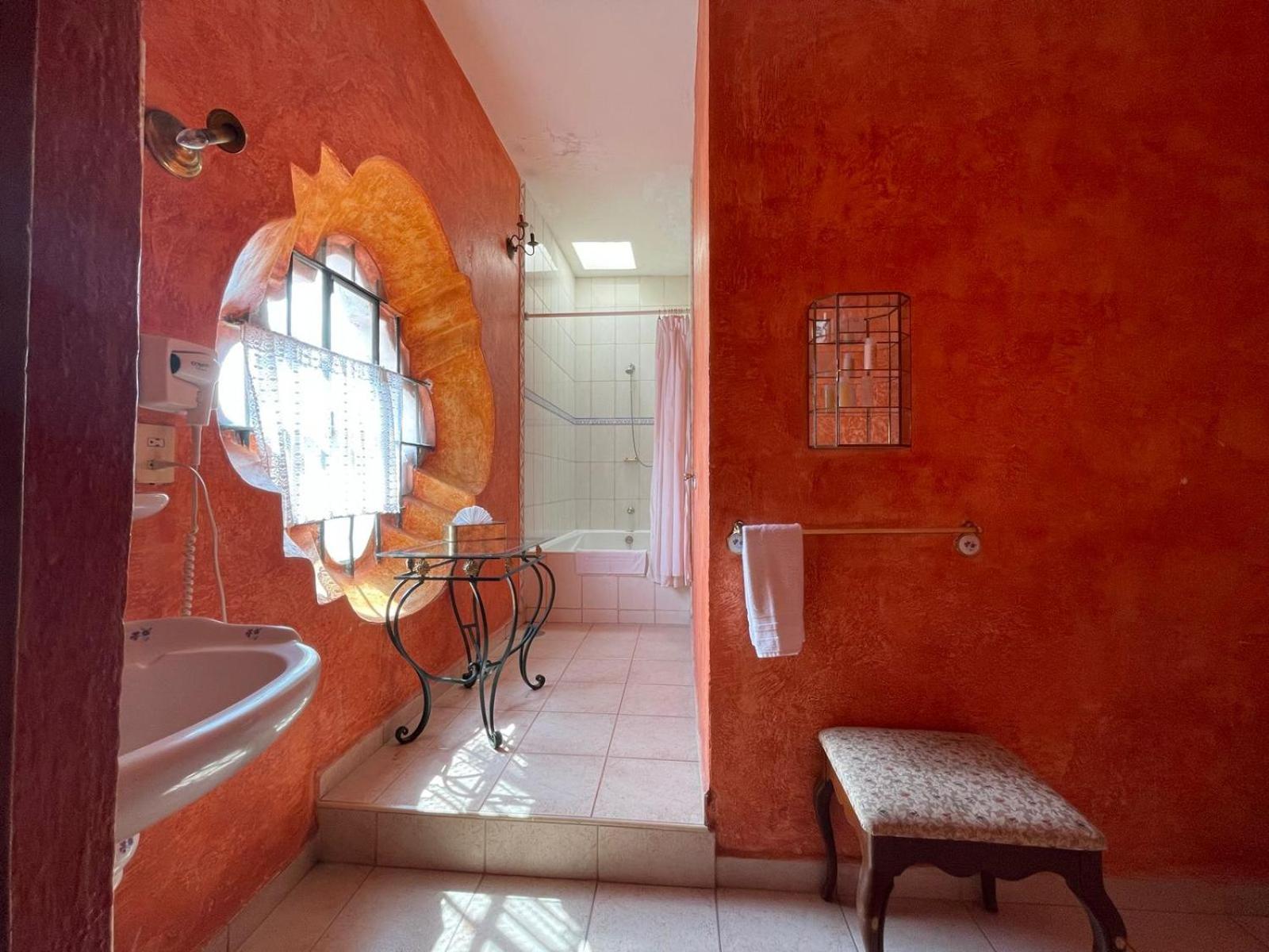 Deluxe Suite - Photo 4