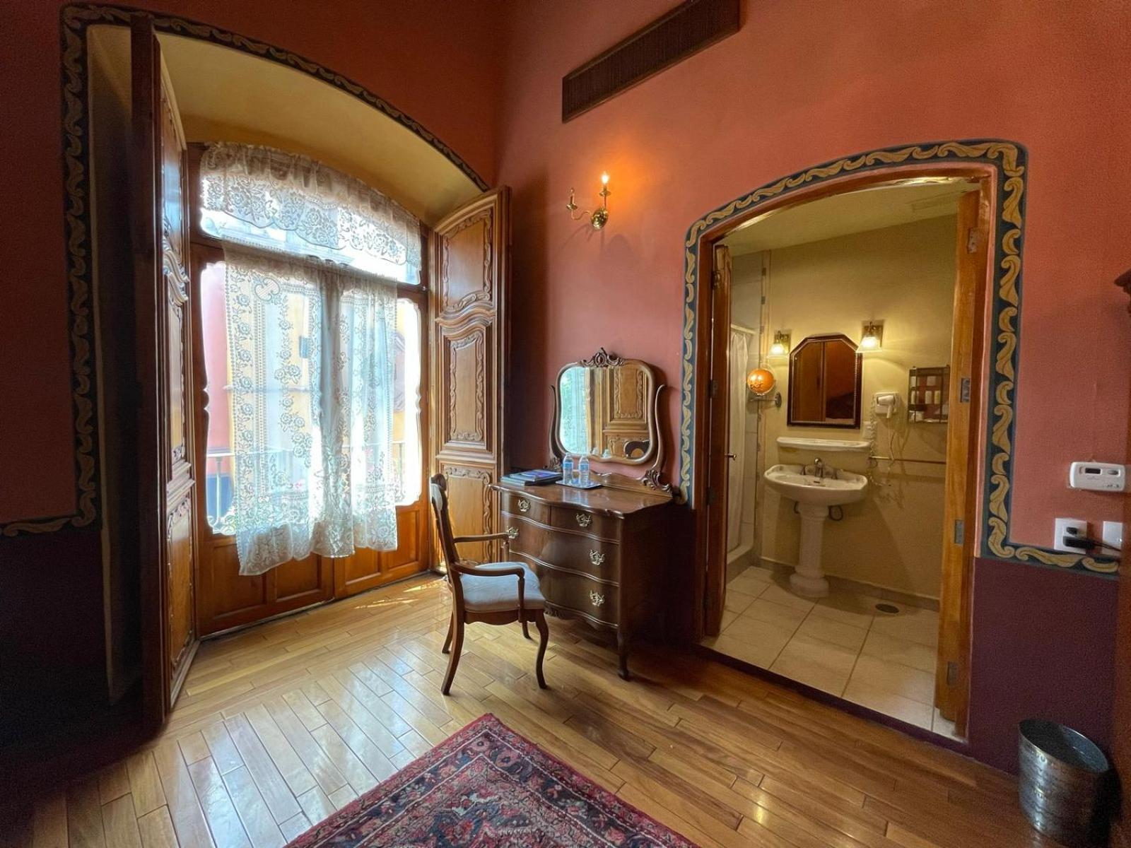 Superior Suite - Photo 1