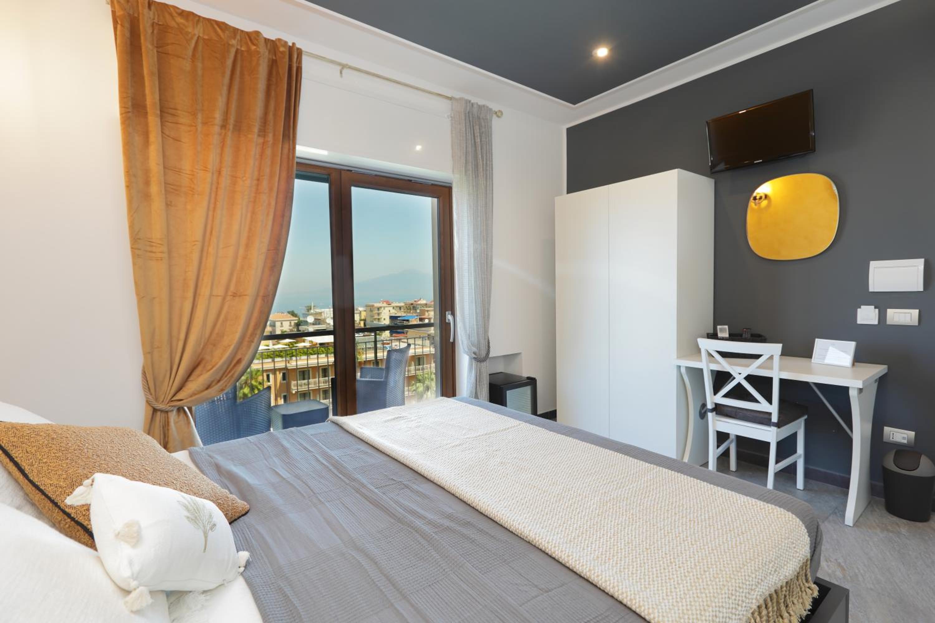 Deluxe Double Room with Sea View
