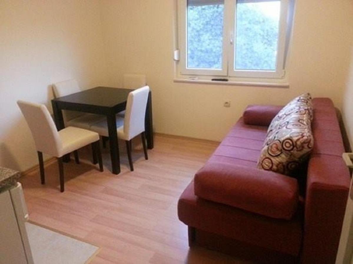 One-Bedroom Apartment with Balcony photo 1