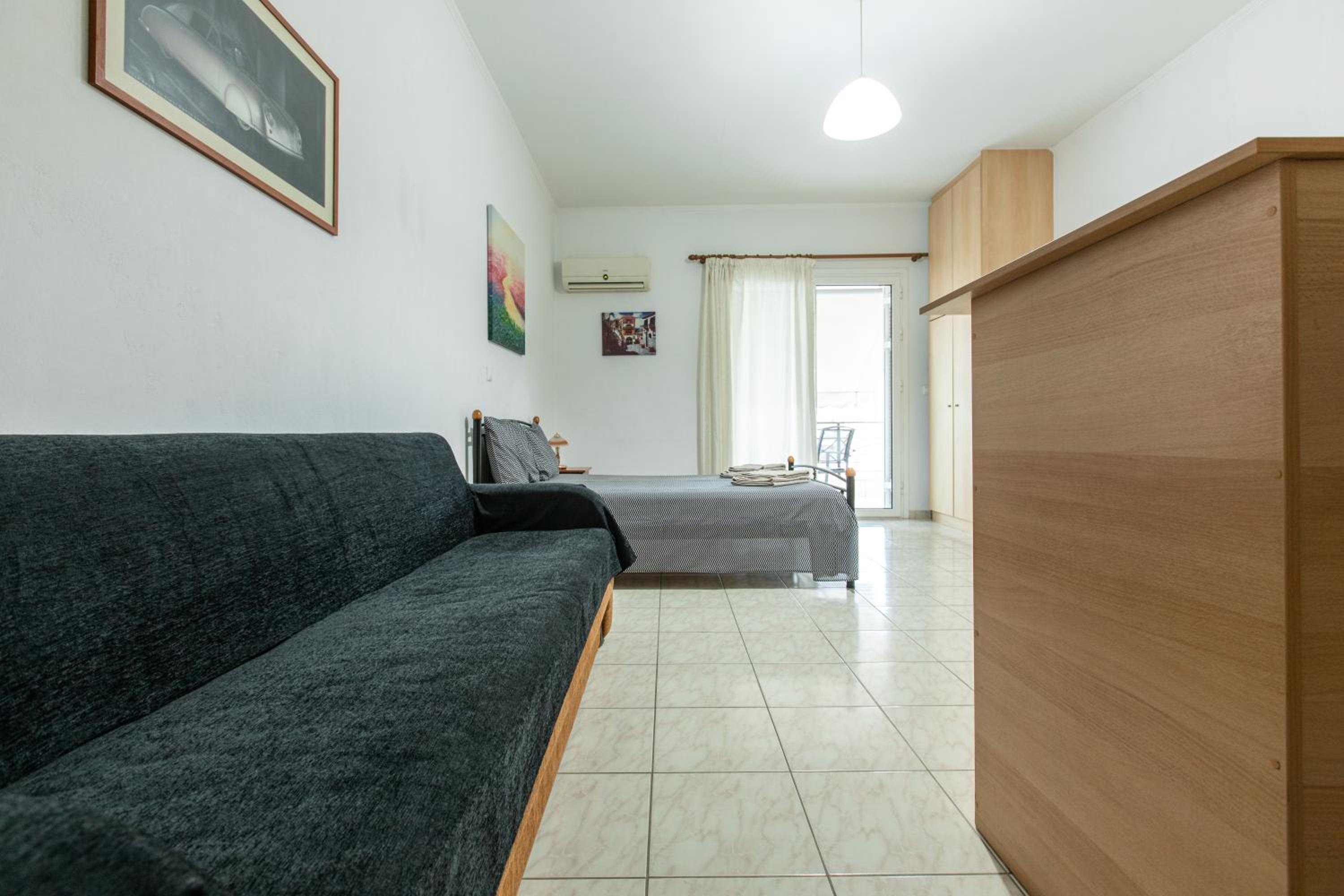 One-Bedroom Apartment - Photo 9
