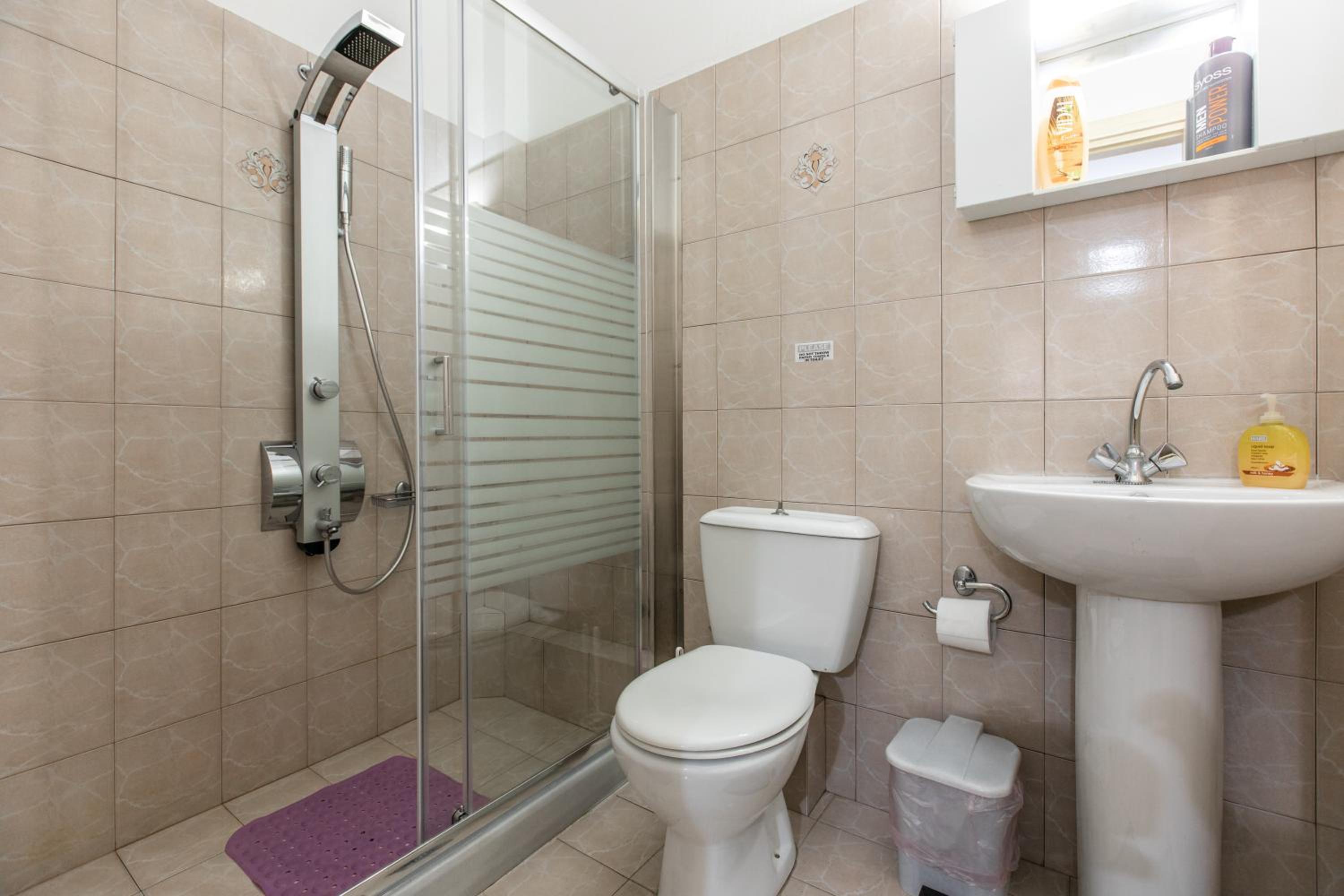 One-Bedroom Apartment - Photo 12