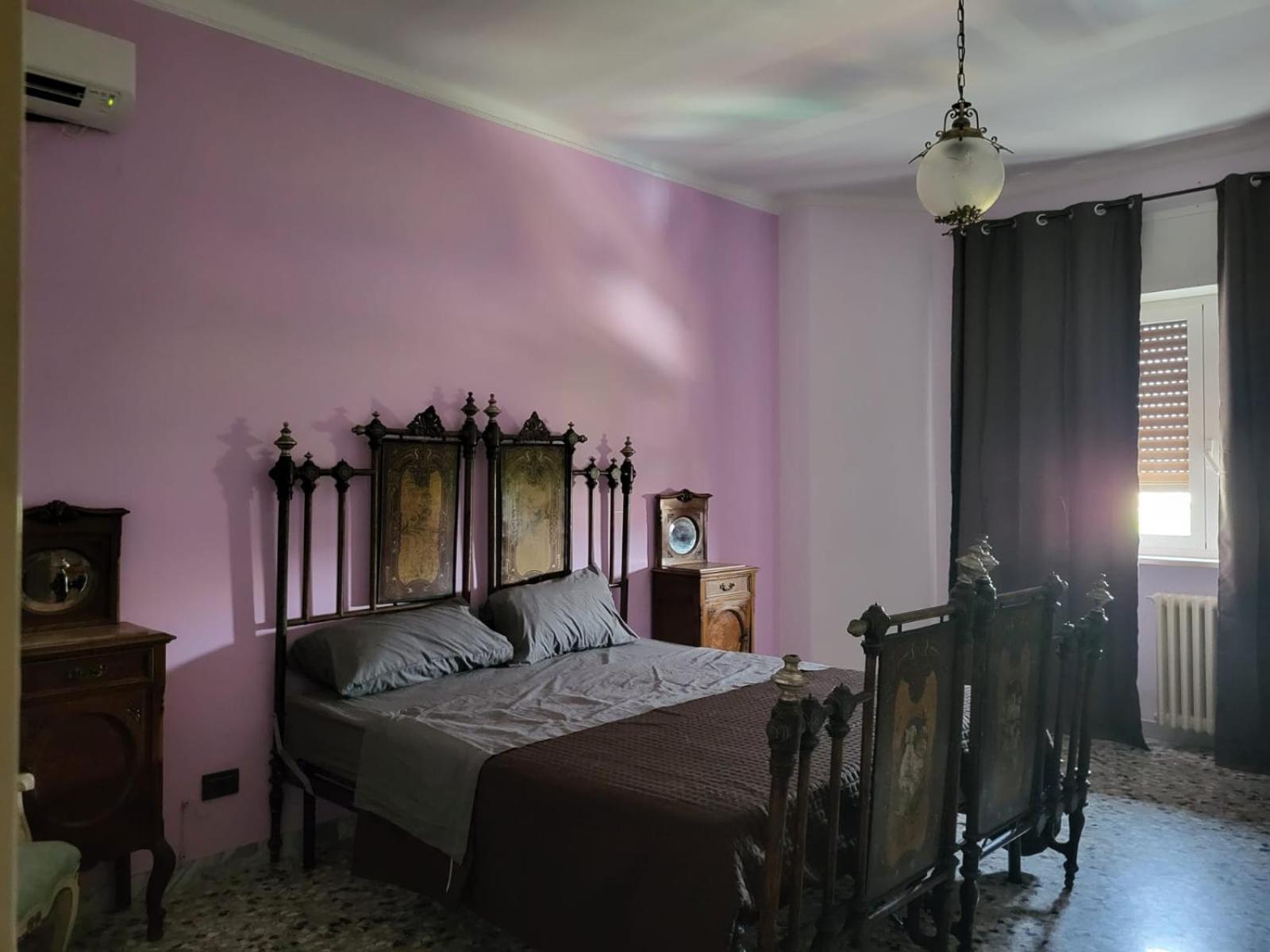Standard Double Room With Shared Bathroom