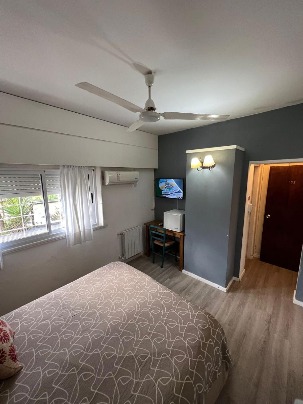 Double or Twin Room photo 3