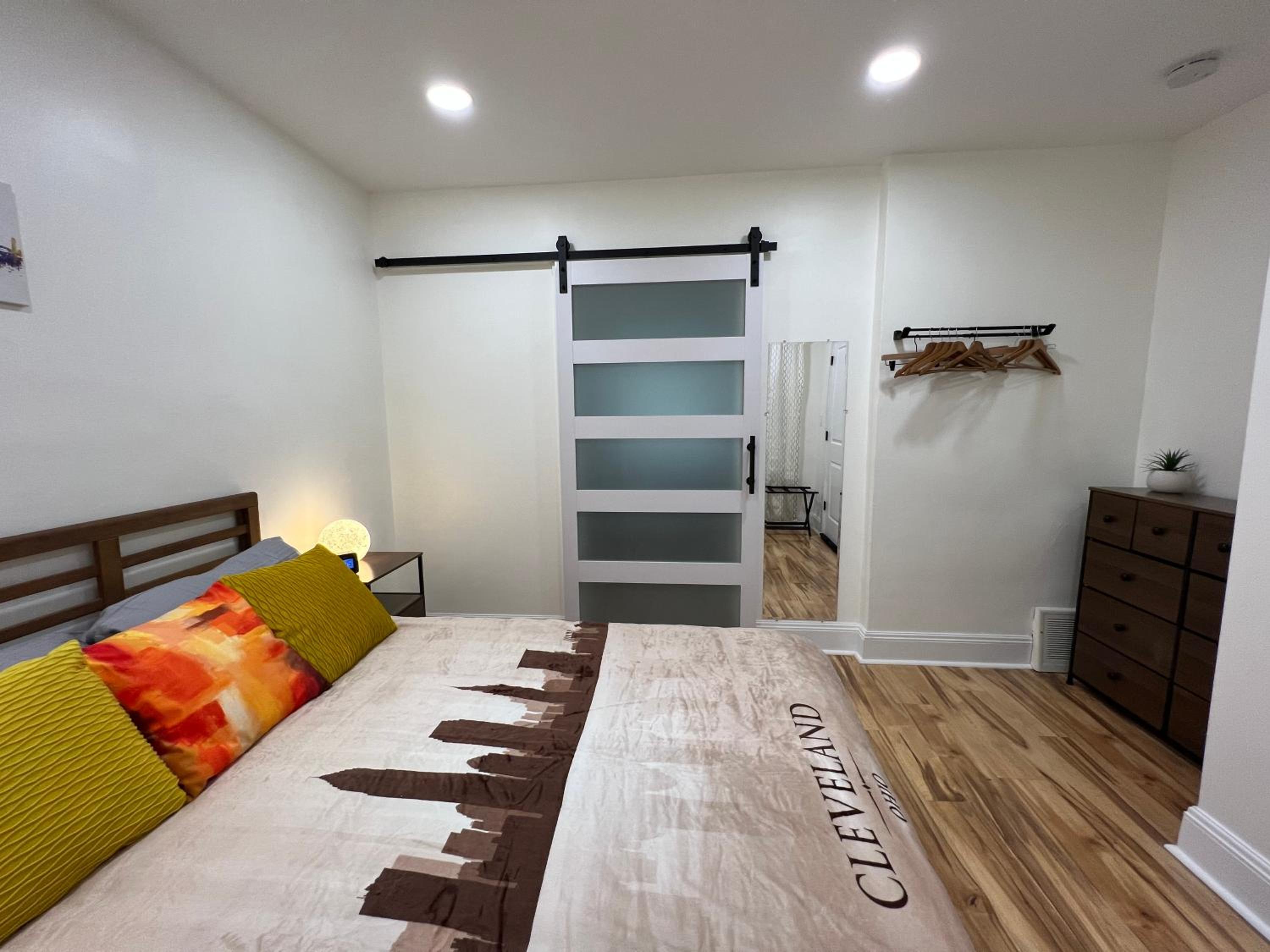 One-Bedroom Apartment photo 2