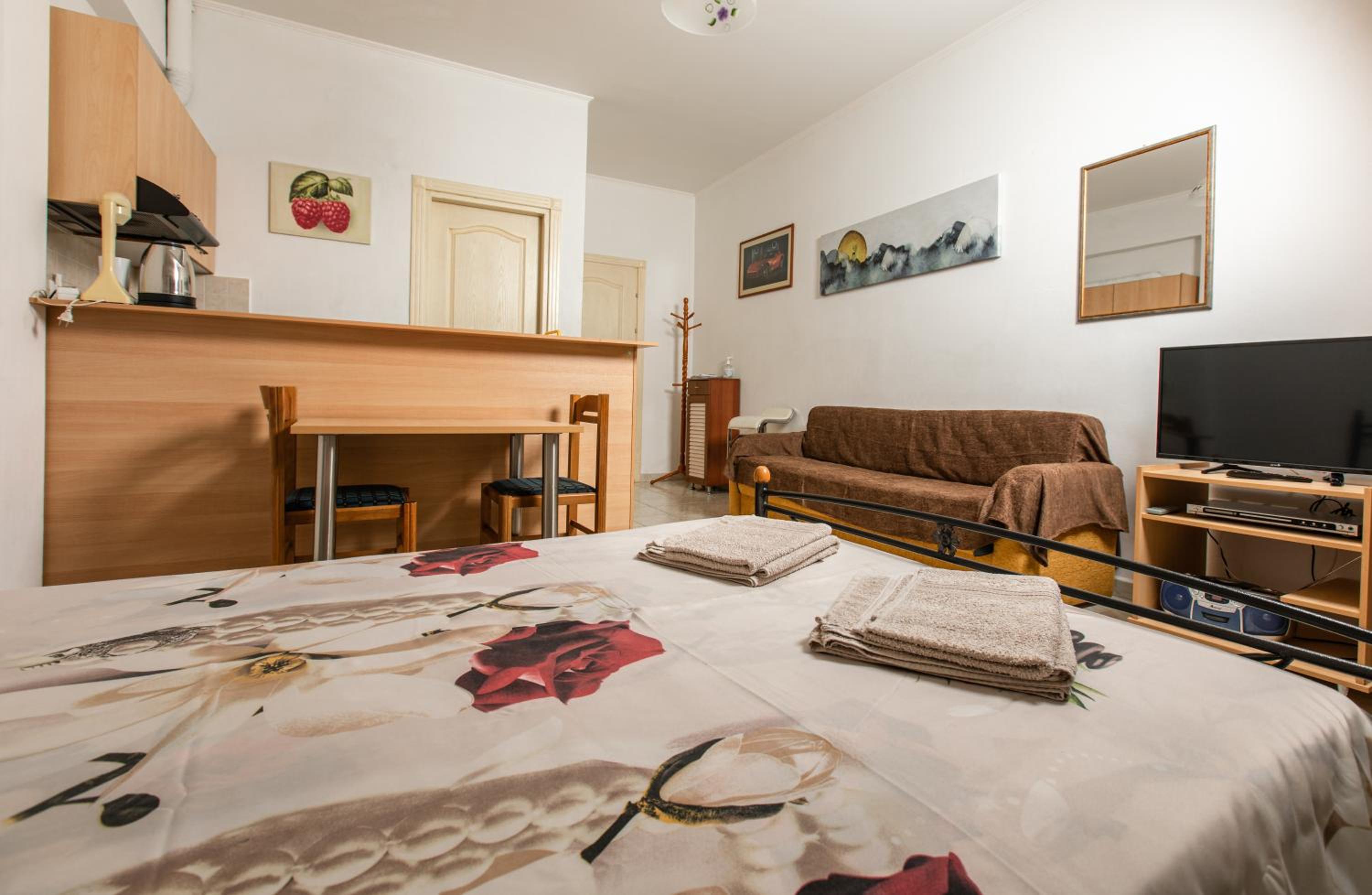 One-Bedroom Apartment
