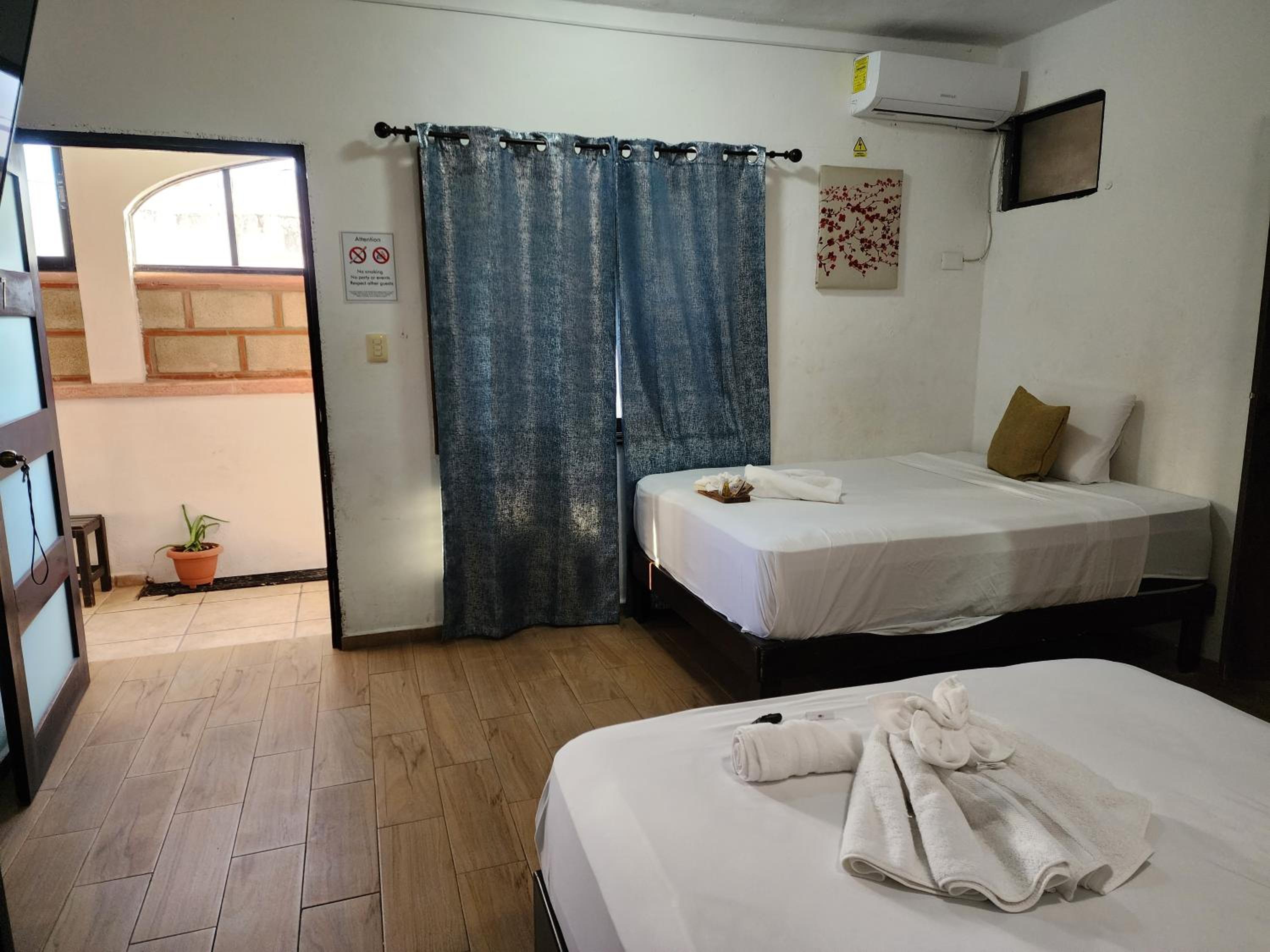 Standard Double Room - Photo 13