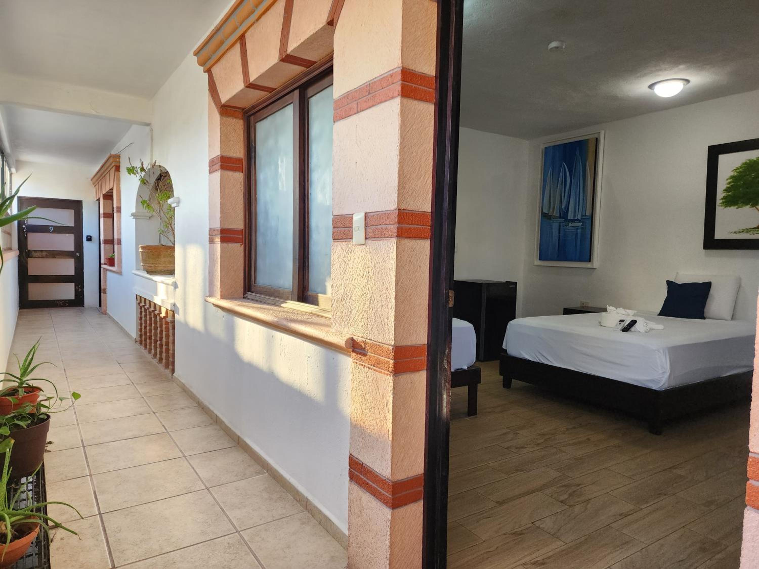 Standard Double Room - Photo 18
