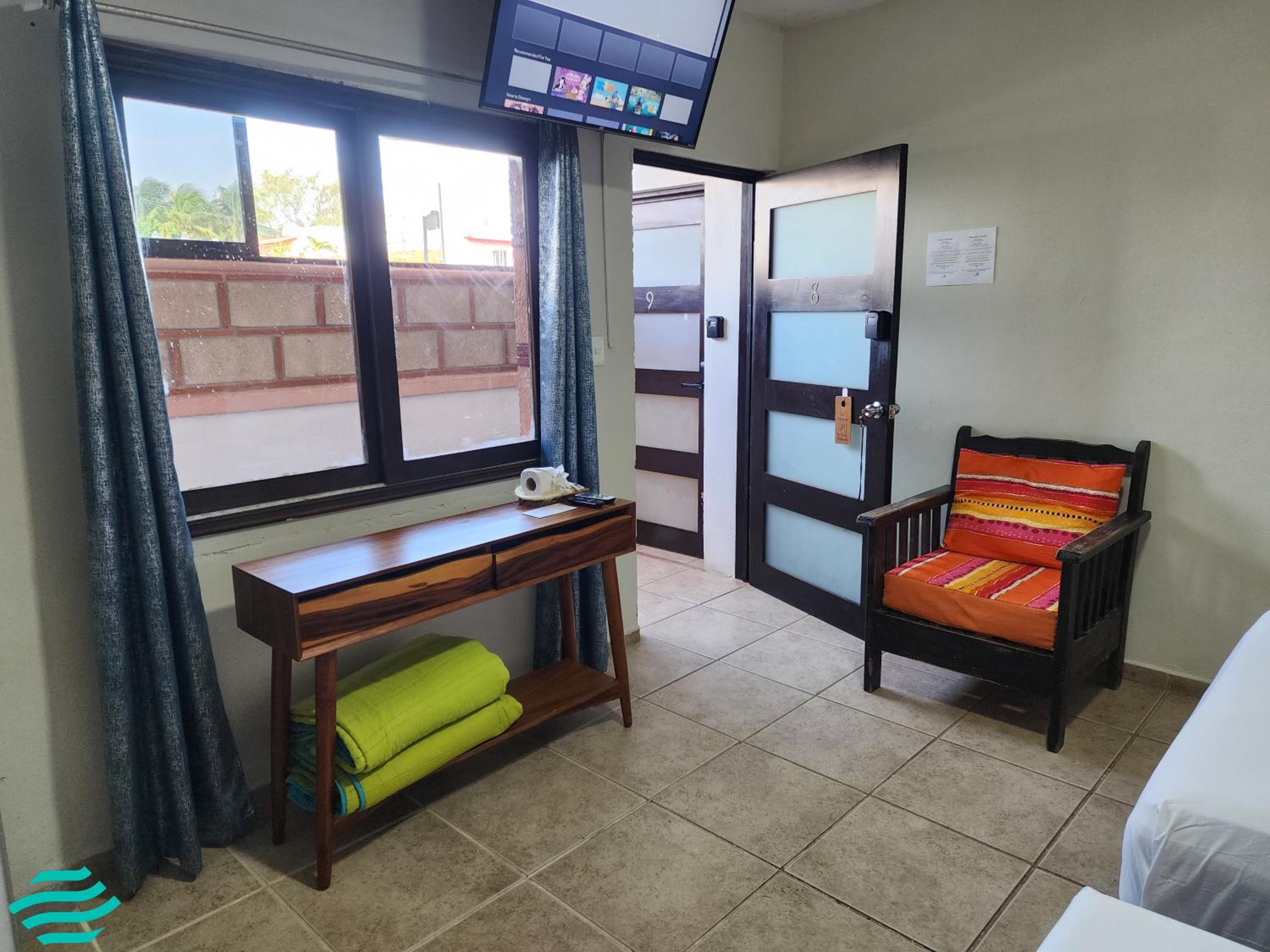 Standard Double Room - Photo 12