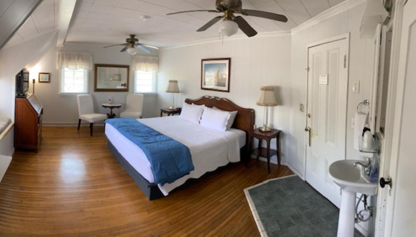 King Room with Garden View - Photo 1