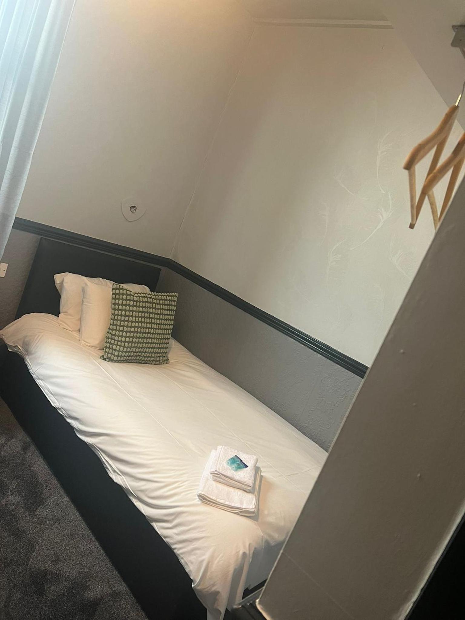 Single Room photo 3