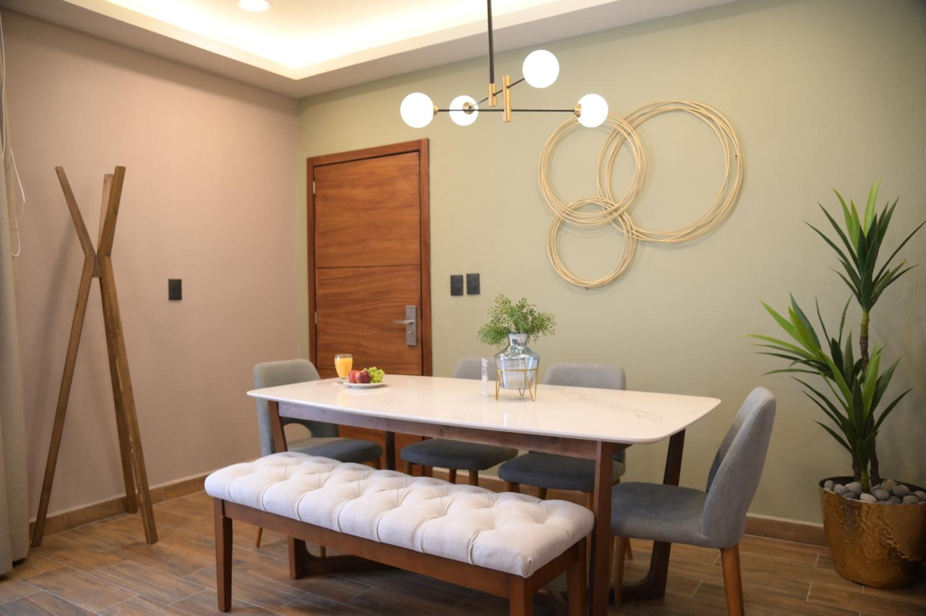 Apartment With Shared Bathroom photo 2