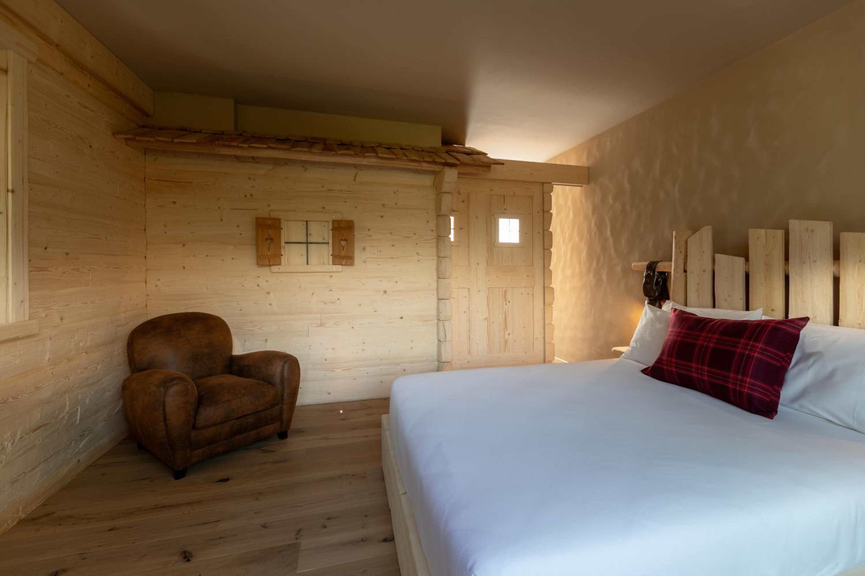 Suite with Spa Bath - Photo 5