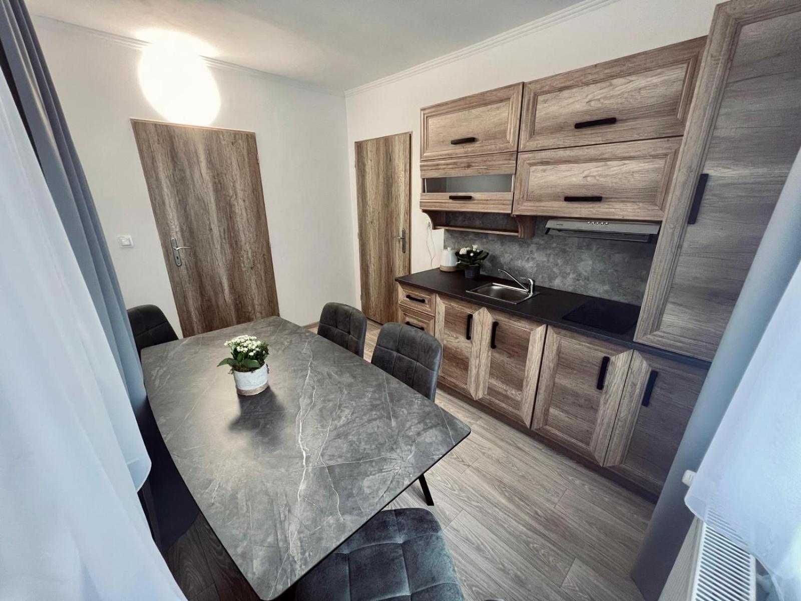 Family Room with Terrace photo 3