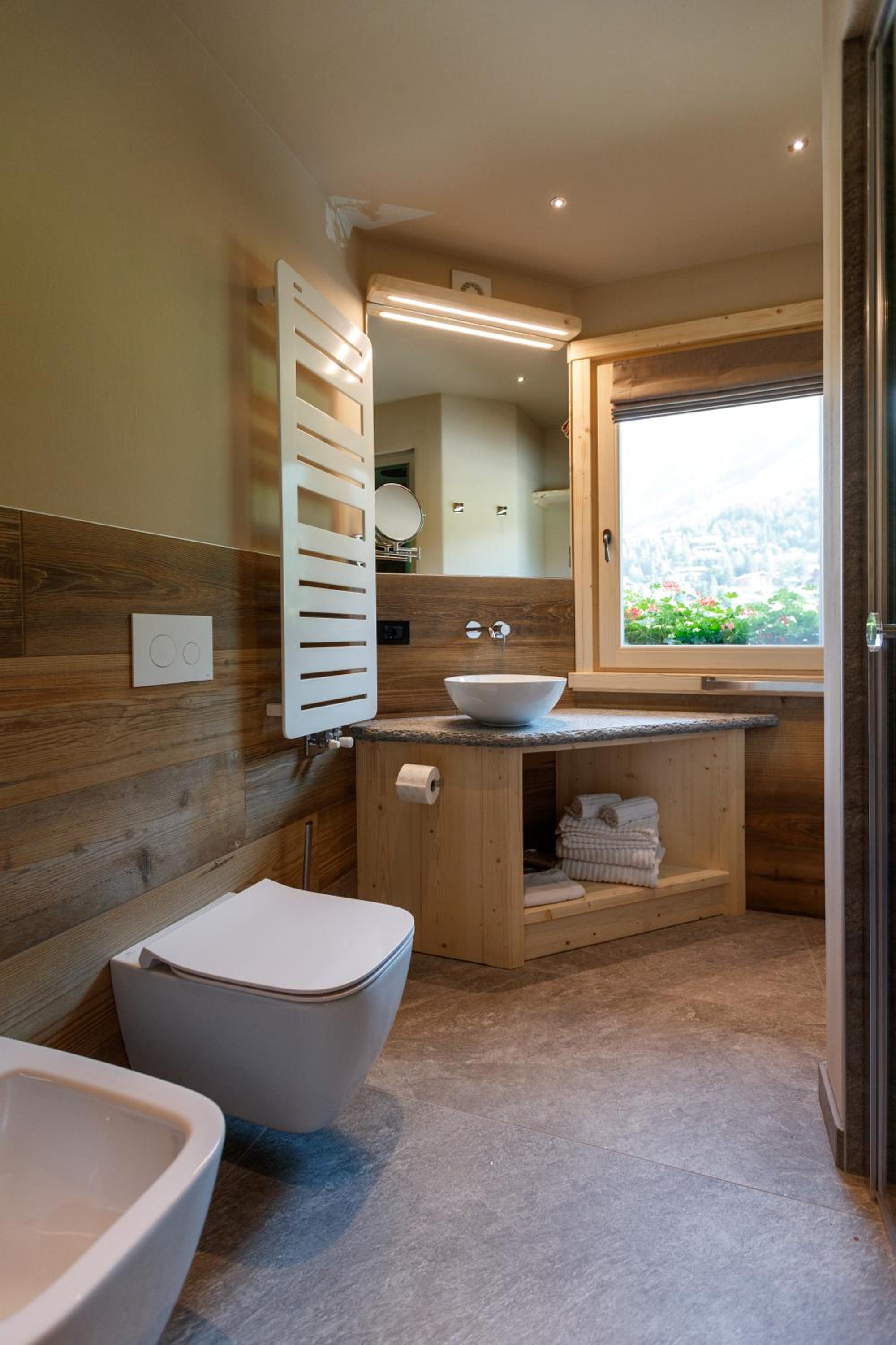 Suite with Spa Bath - Photo 22