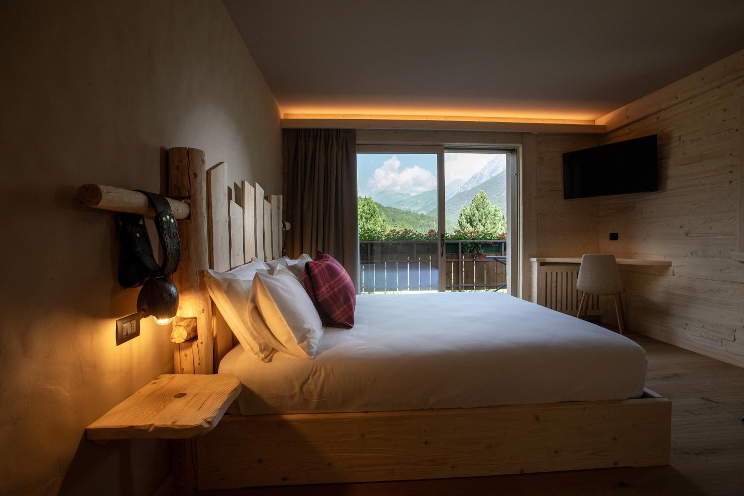 Suite with Spa Bath - Photo 19