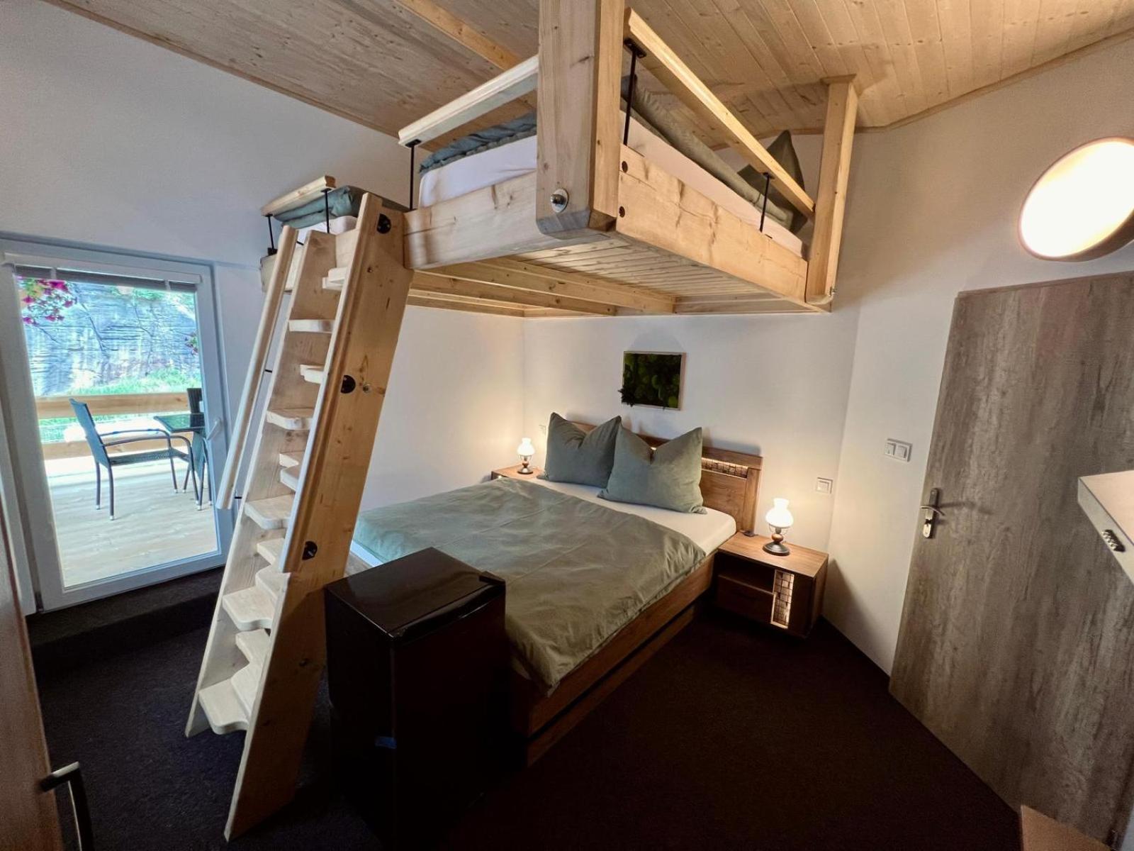 Quadruple Room with Mountain View photo 2