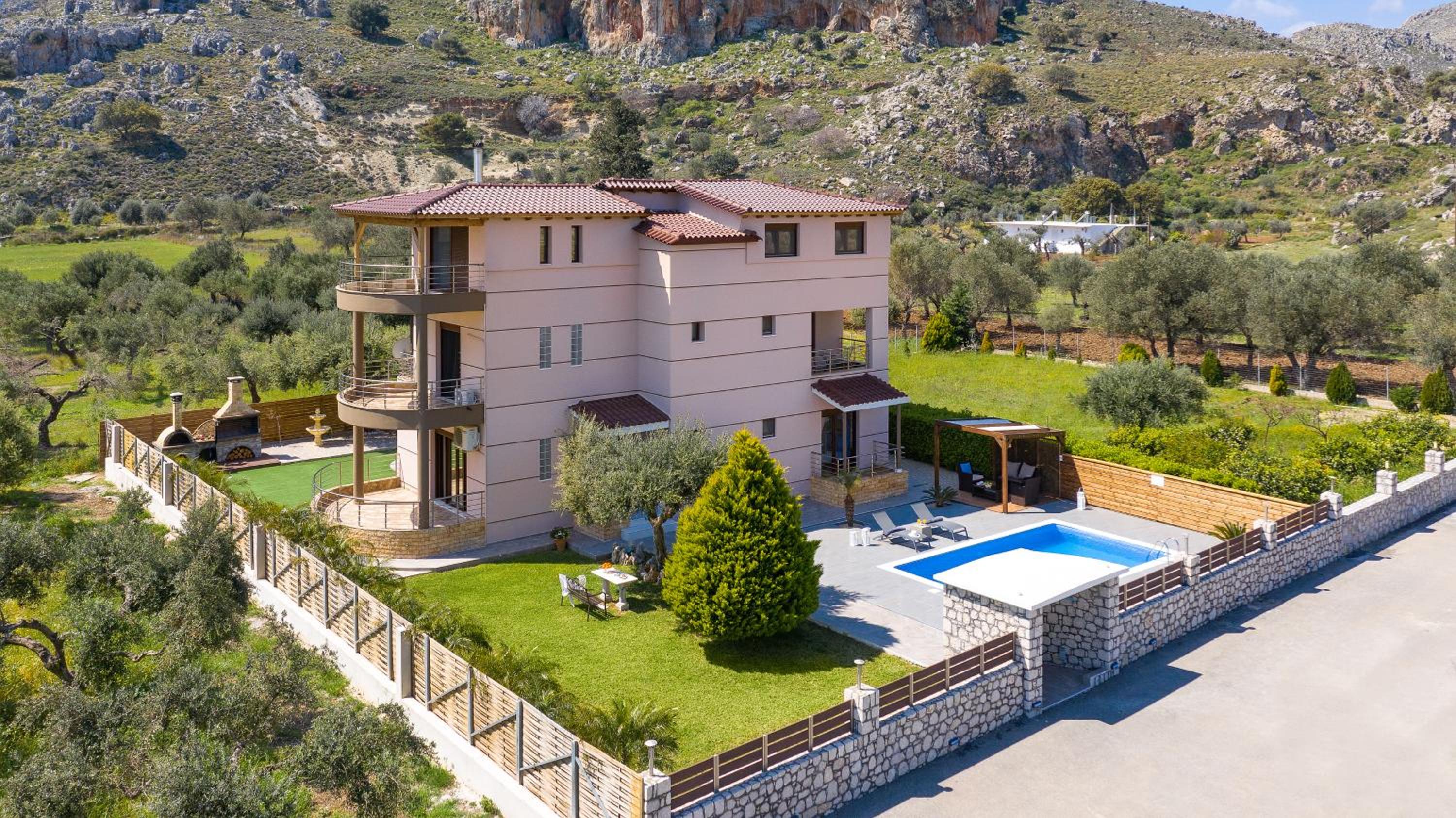 Villa with Private Pool photo 2