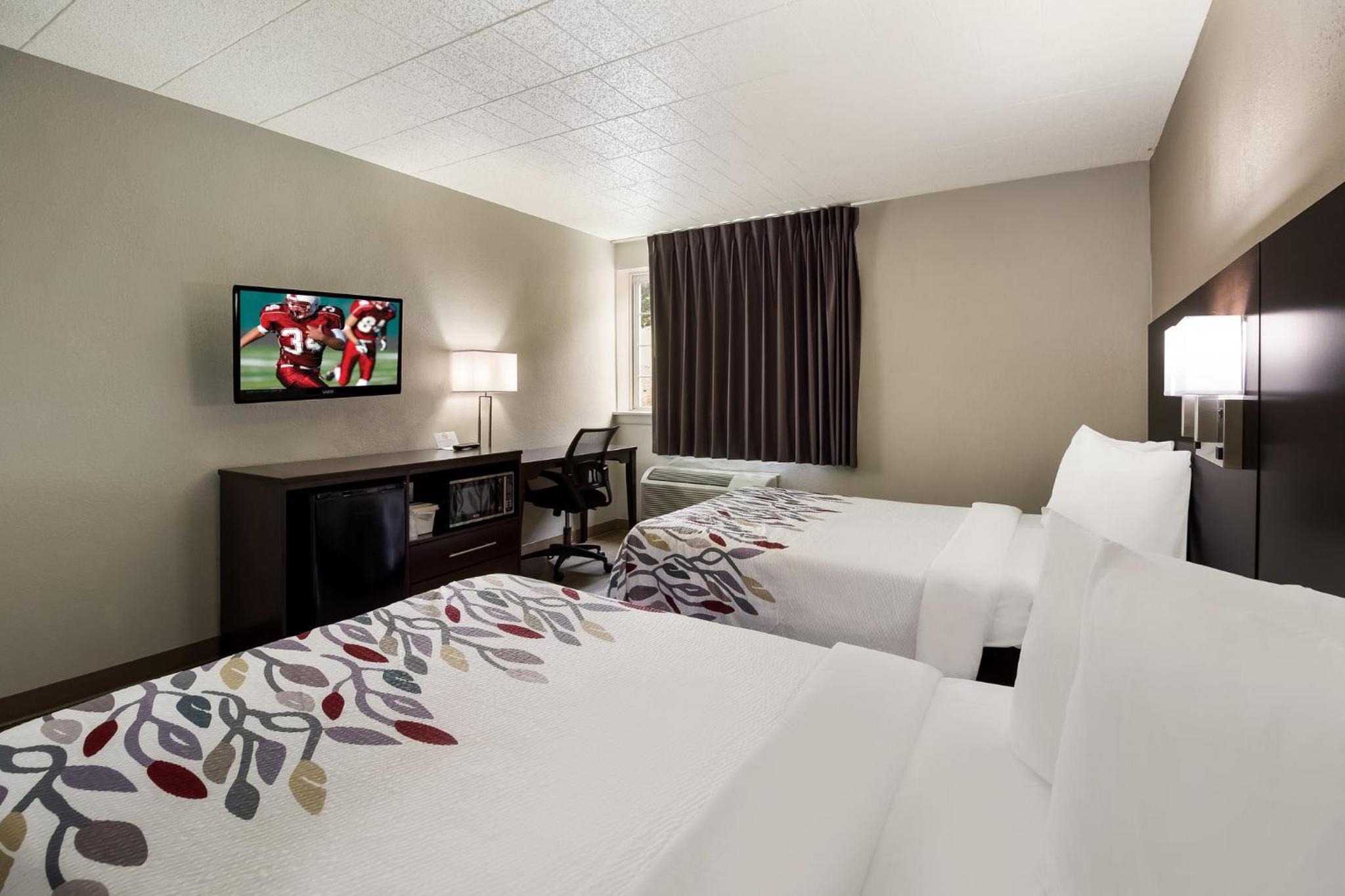 Deluxe Room with Two Double Beds Disability Access Non-Smoking - Photo 4