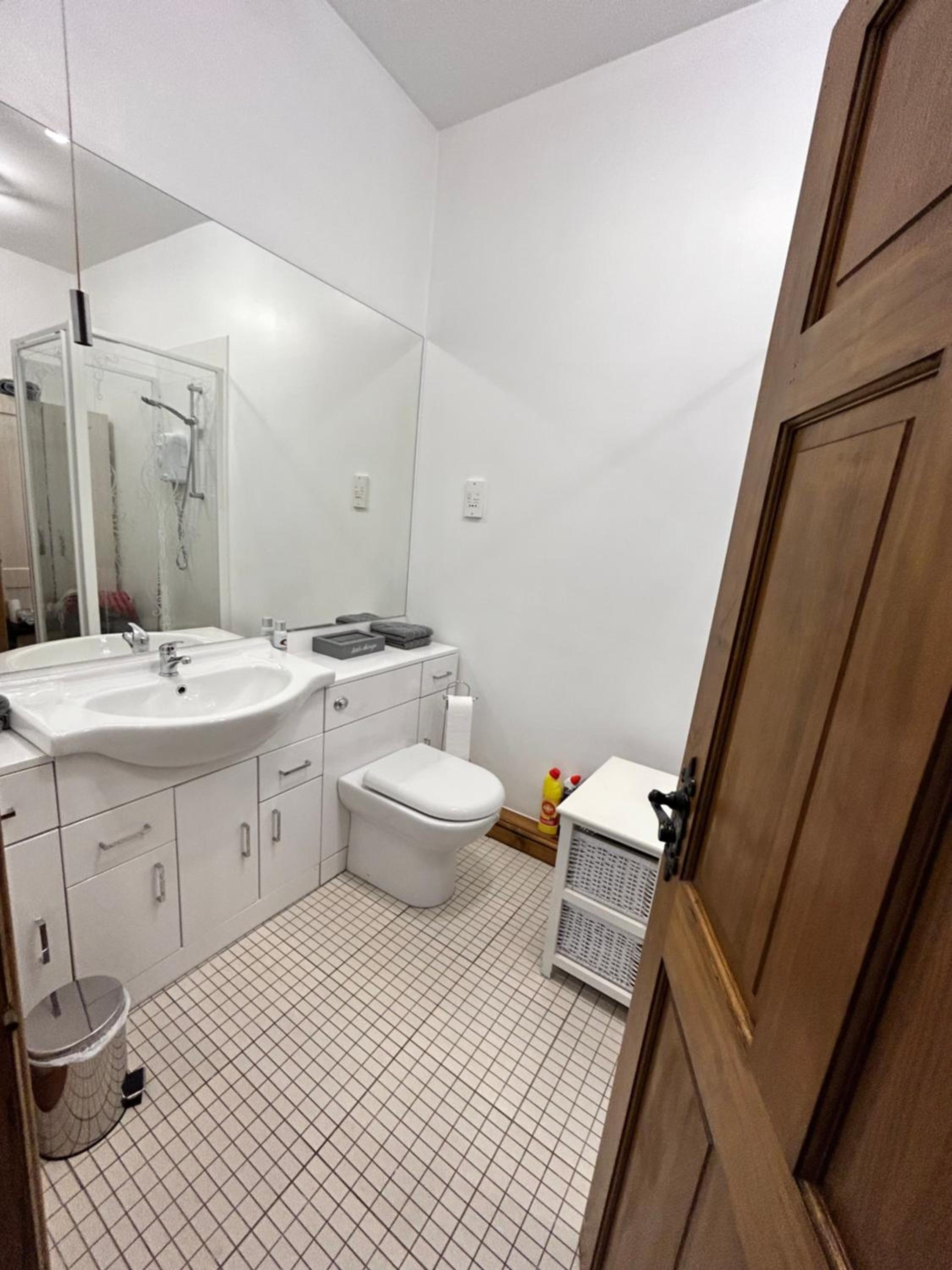 Two-Bedroom Deluxe Apartment photo 2