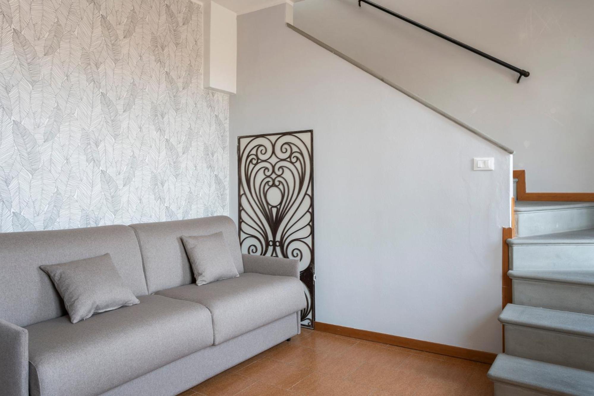 Family Room with Private Bathroom photo 2