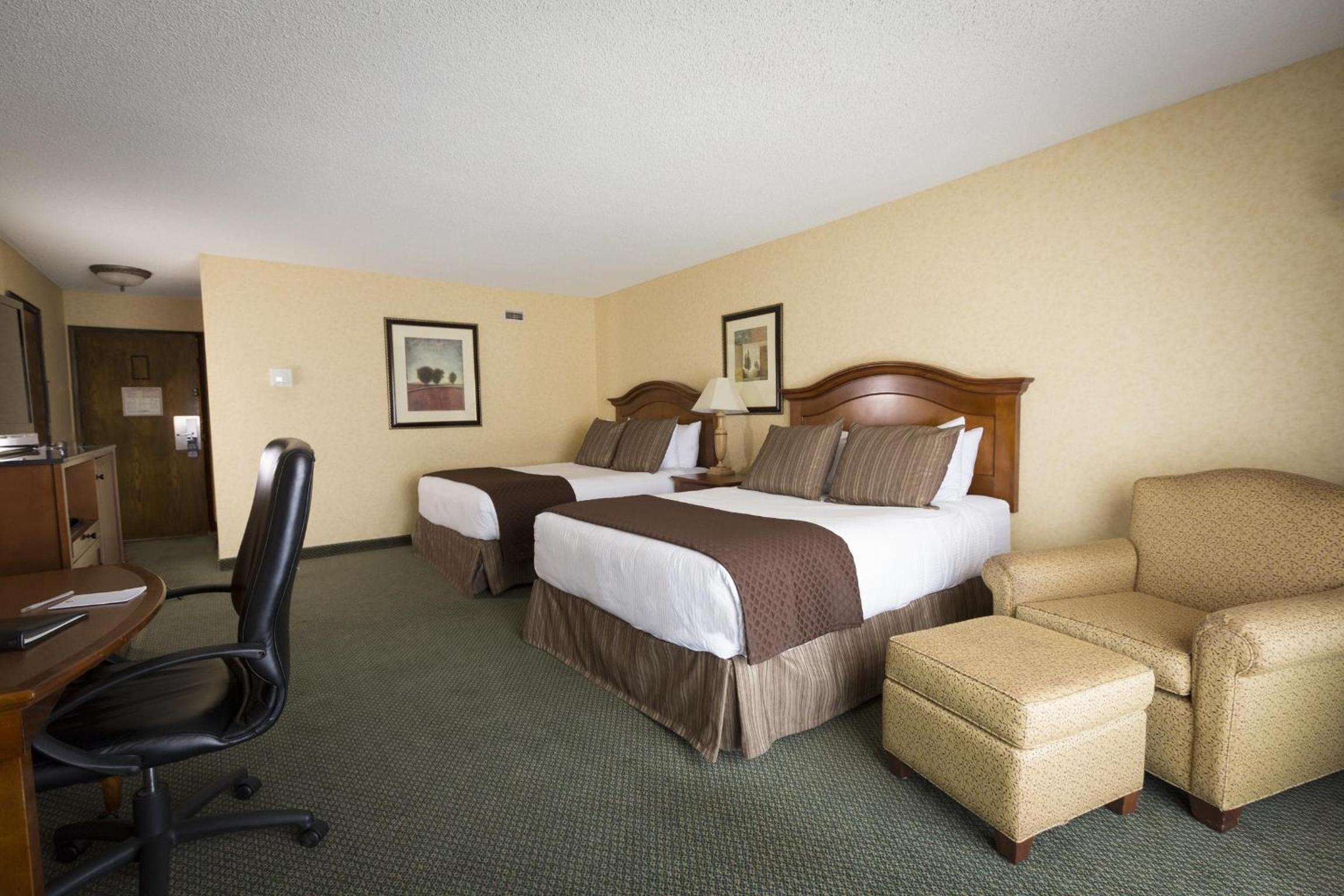 Standard Queen Room with Two Queen Beds - Photo 1