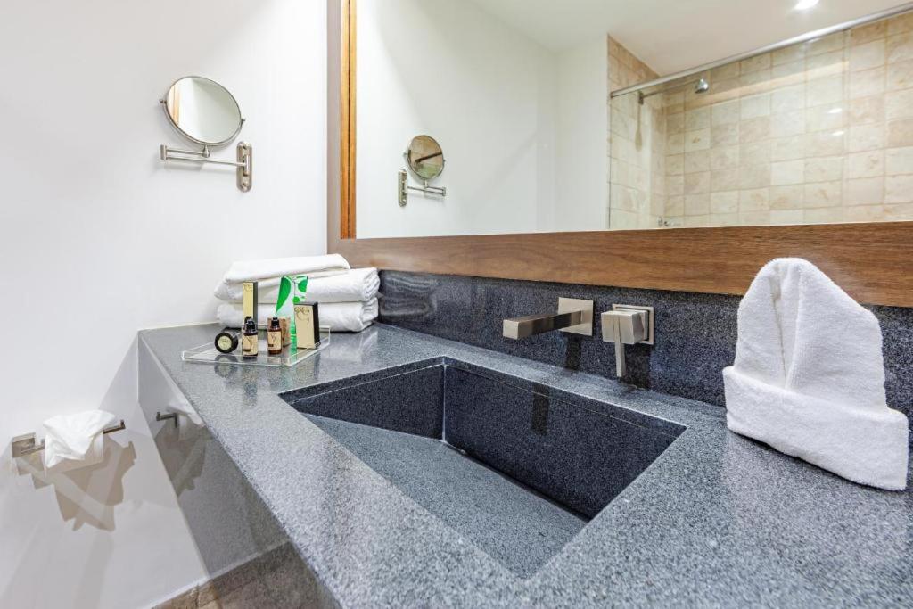 Superior Suite - Photo 2