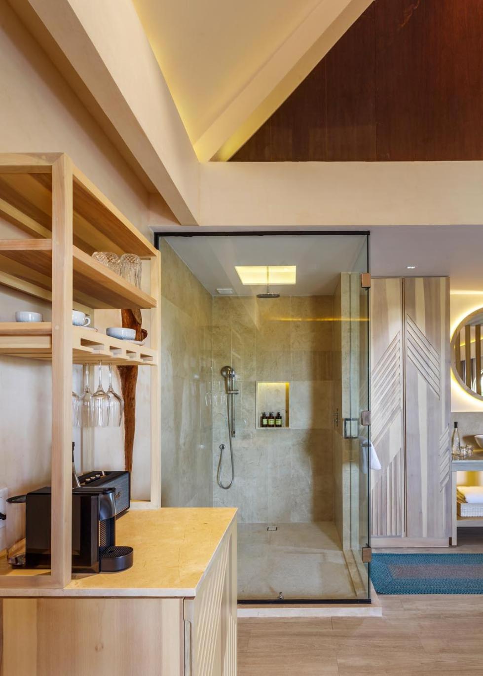 Junior Suite with Garden View - Photo 20