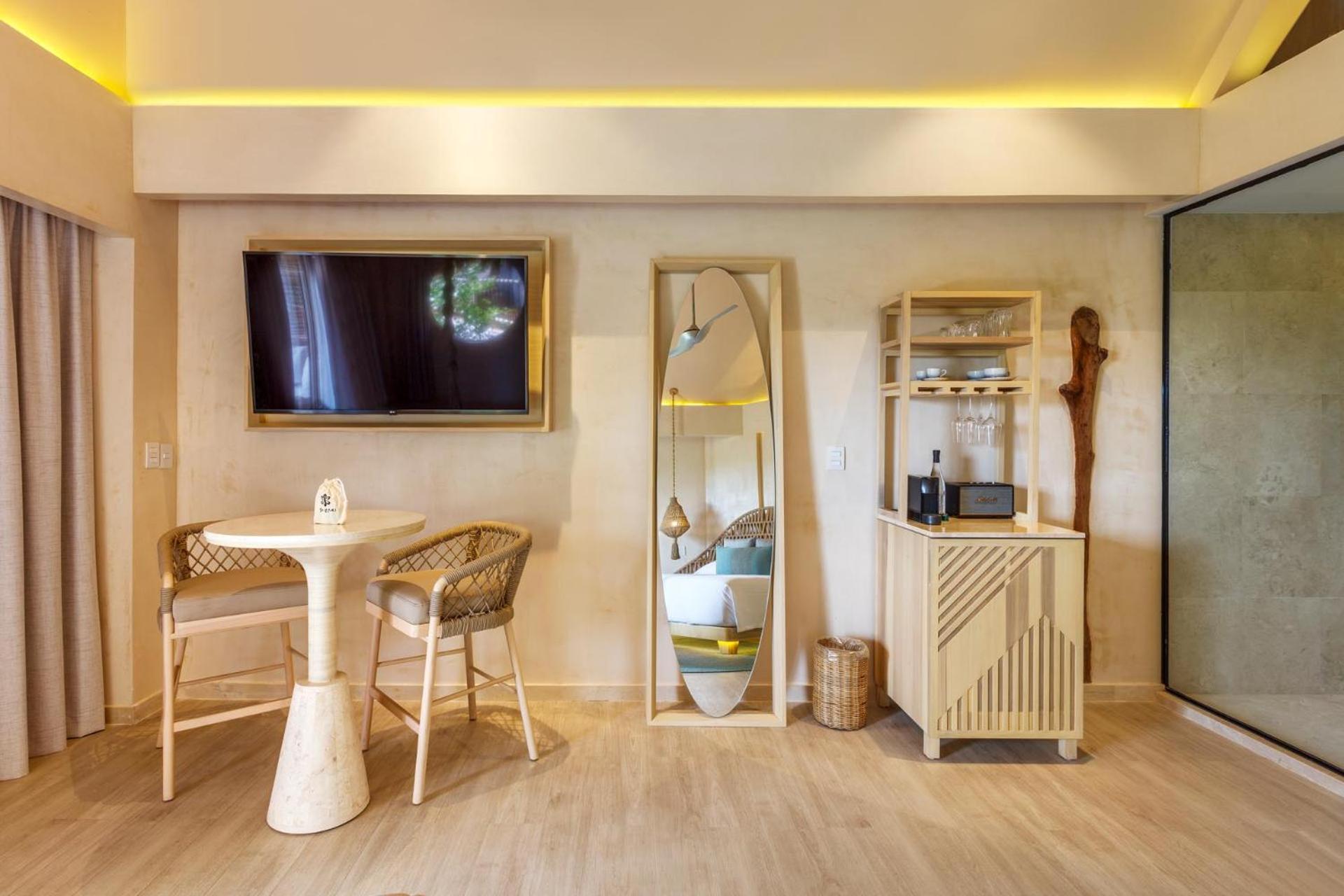 Junior Suite with Garden View - Photo 6