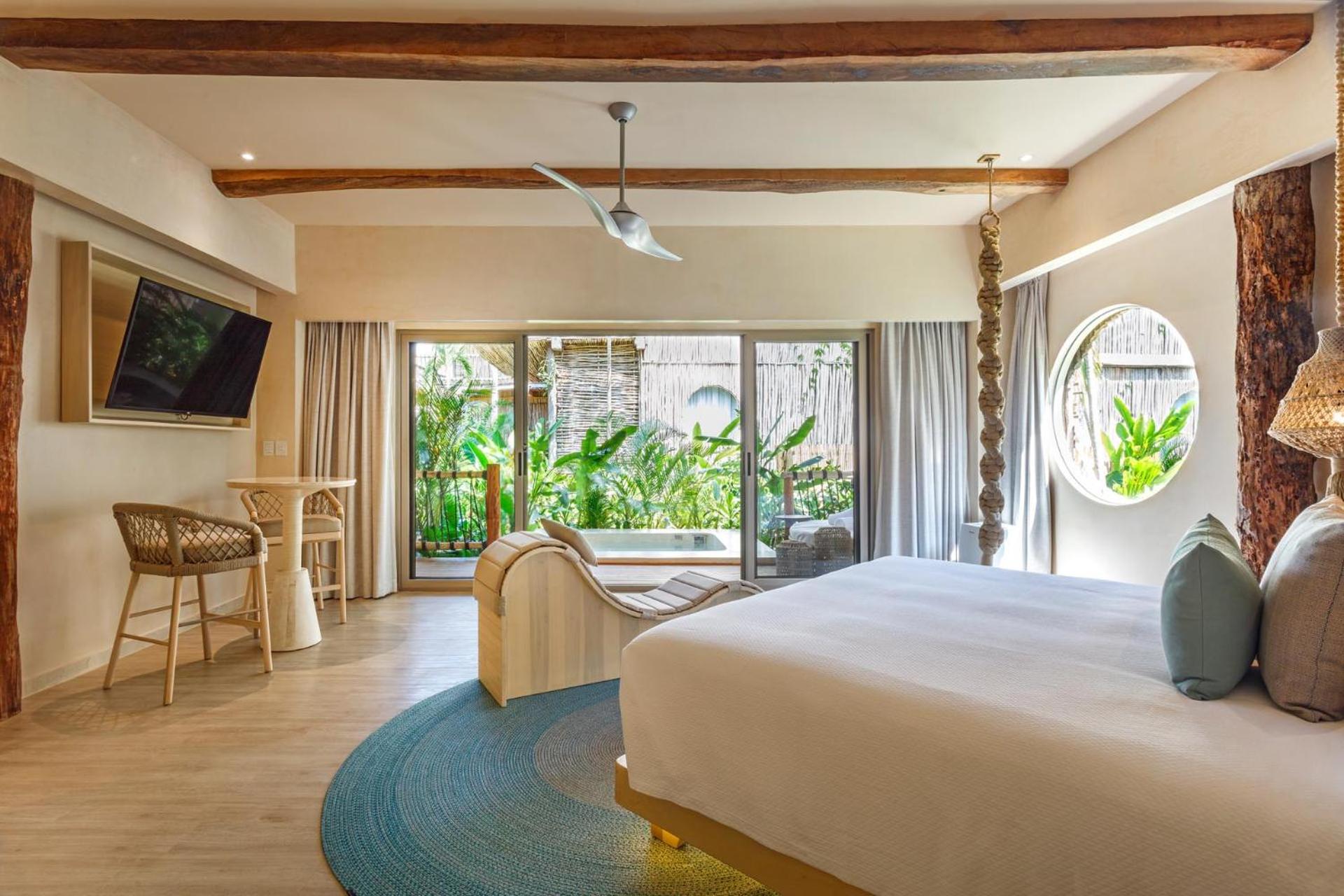 Junior Suite with Private Pool - Photo 1