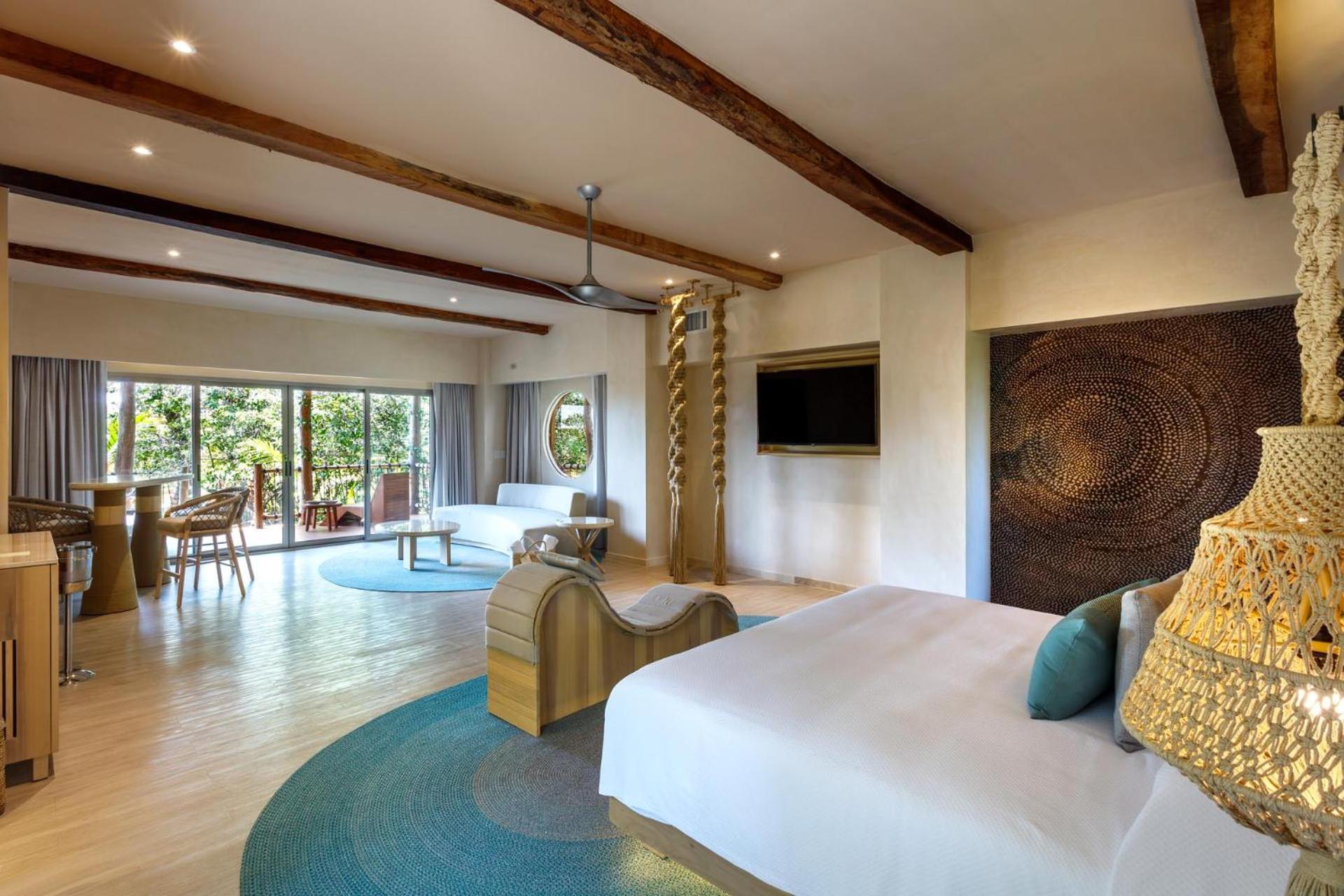 Deluxe Suite - Photo 5