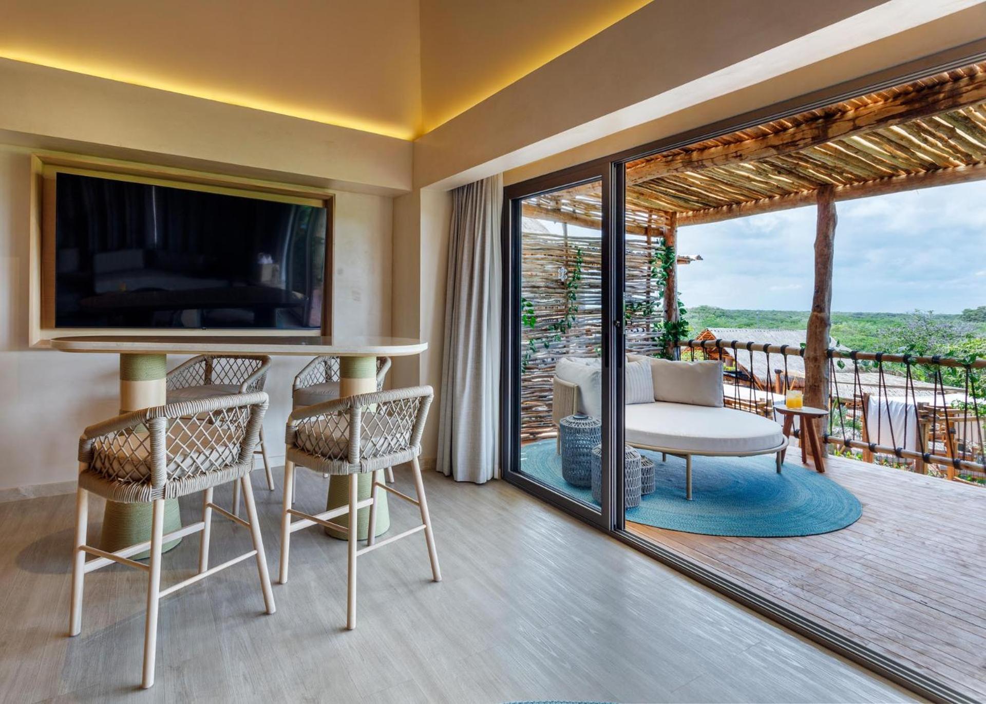 Superior Suite - Photo 4