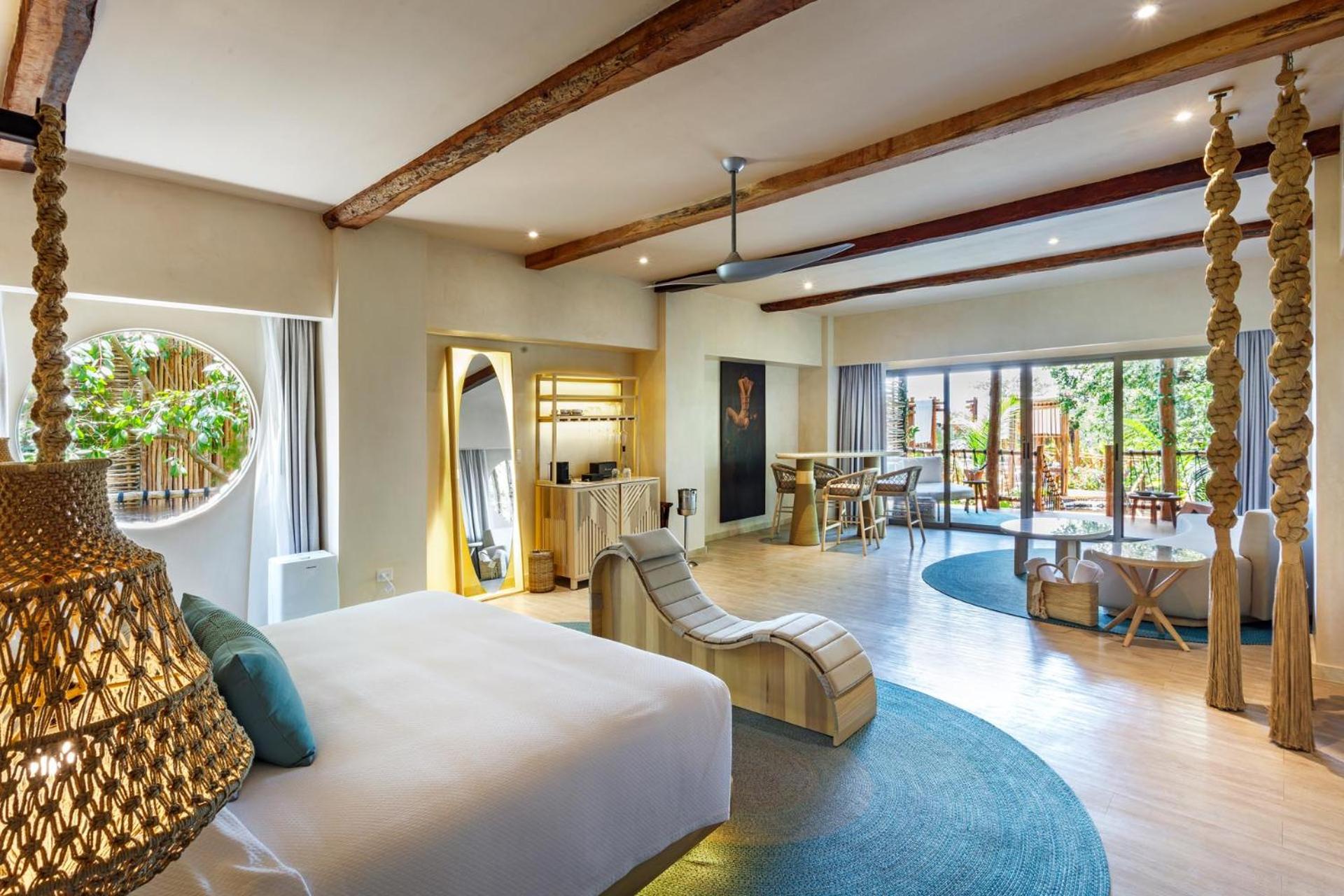 Deluxe Suite - Photo 1