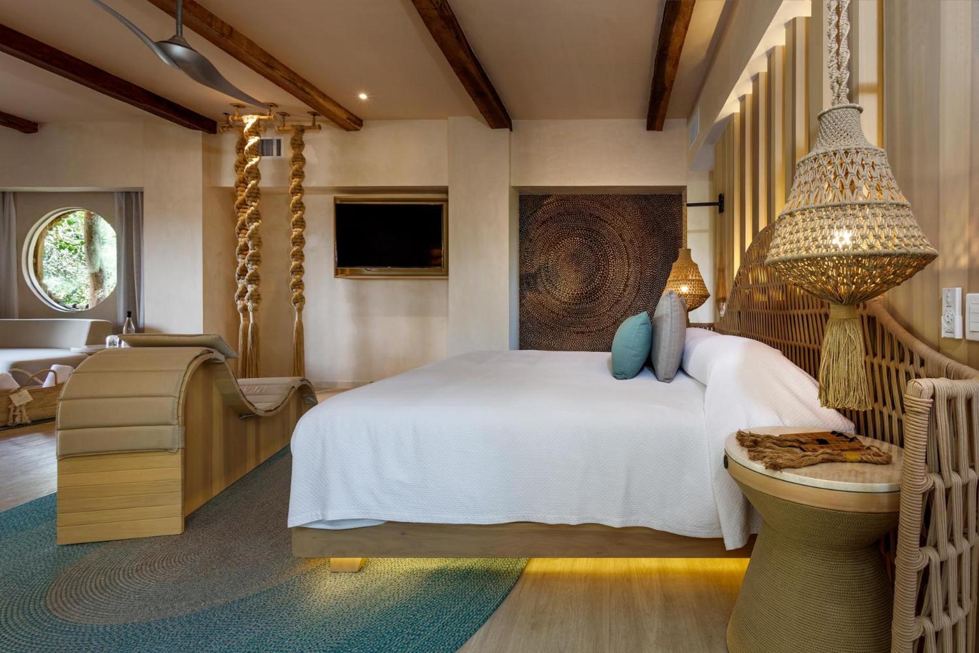 Deluxe Suite - Photo 2