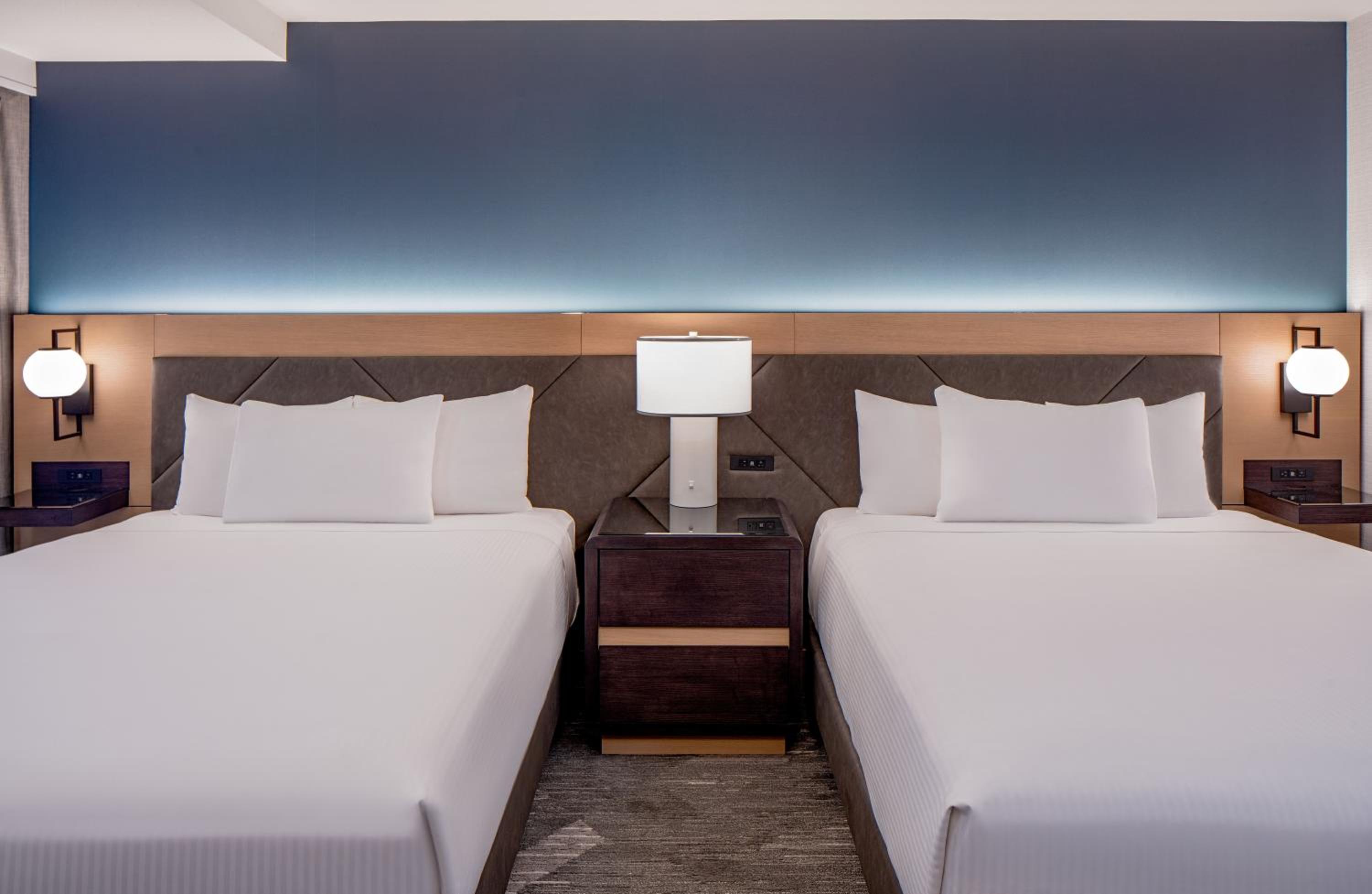 Queen Room with Two Queen Beds and Bay View  - Photo 3