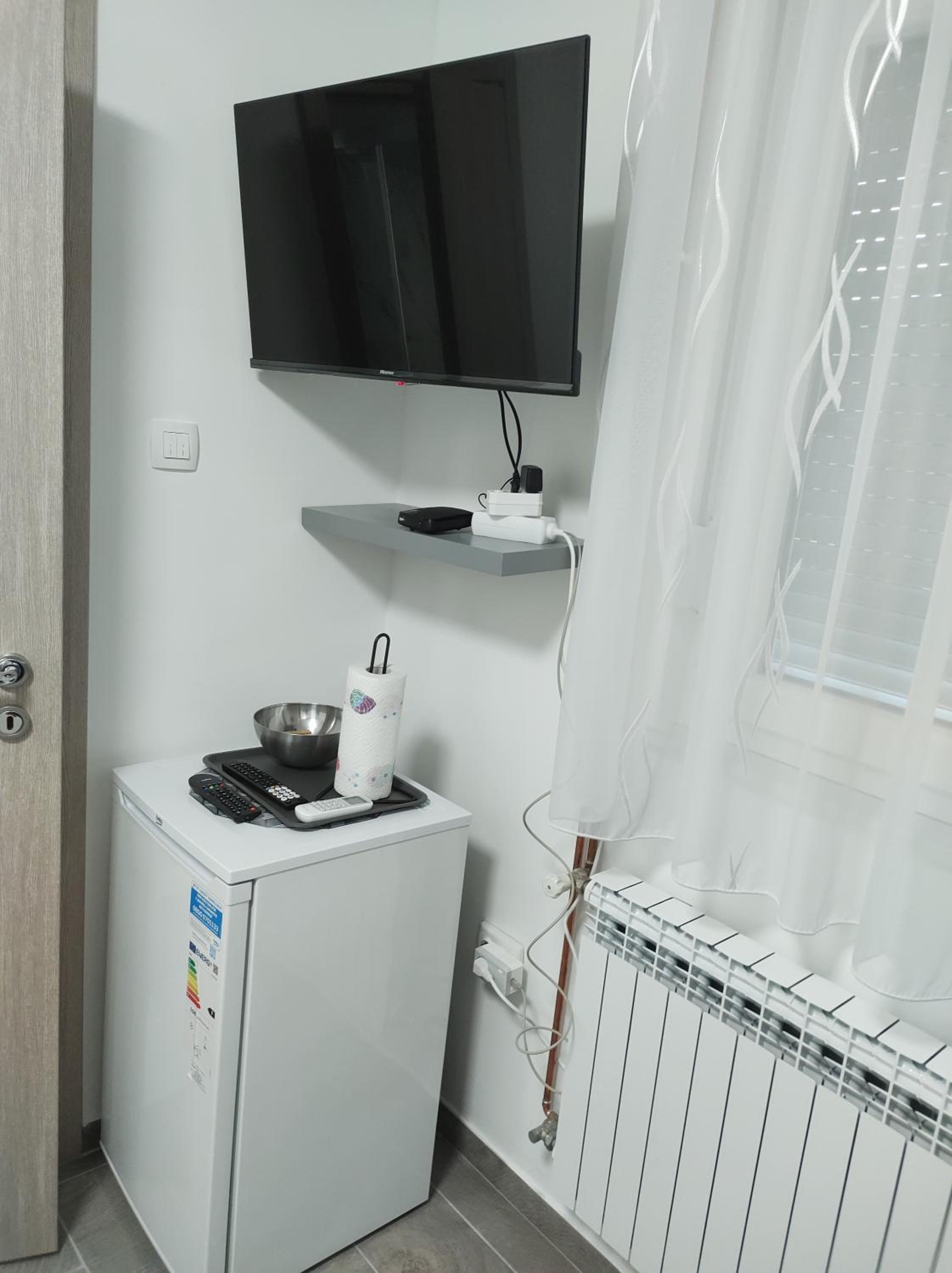 Single Room with Private Bathroom photo 2